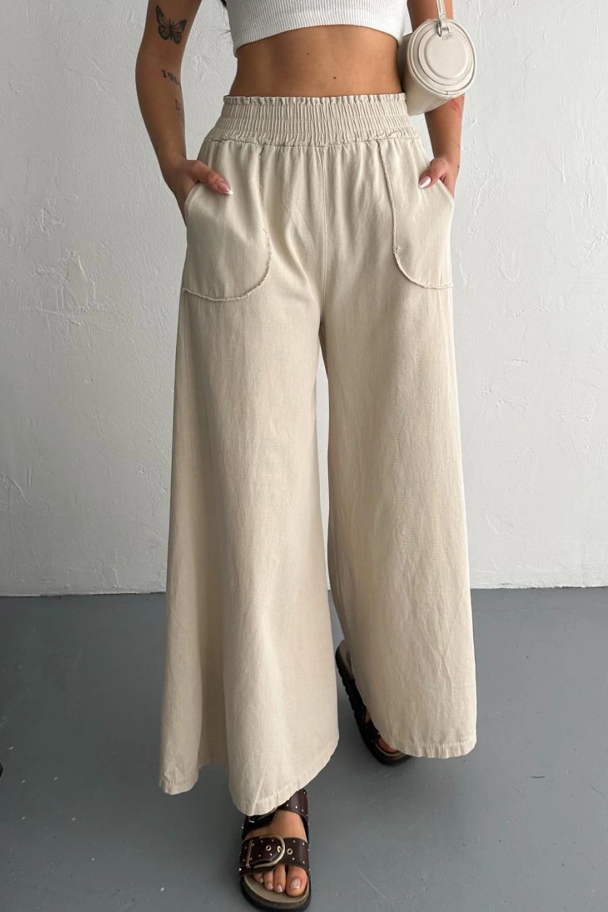 Kadın Bel Lastikli Cepli Bol Paça Koton Bej Pantolon