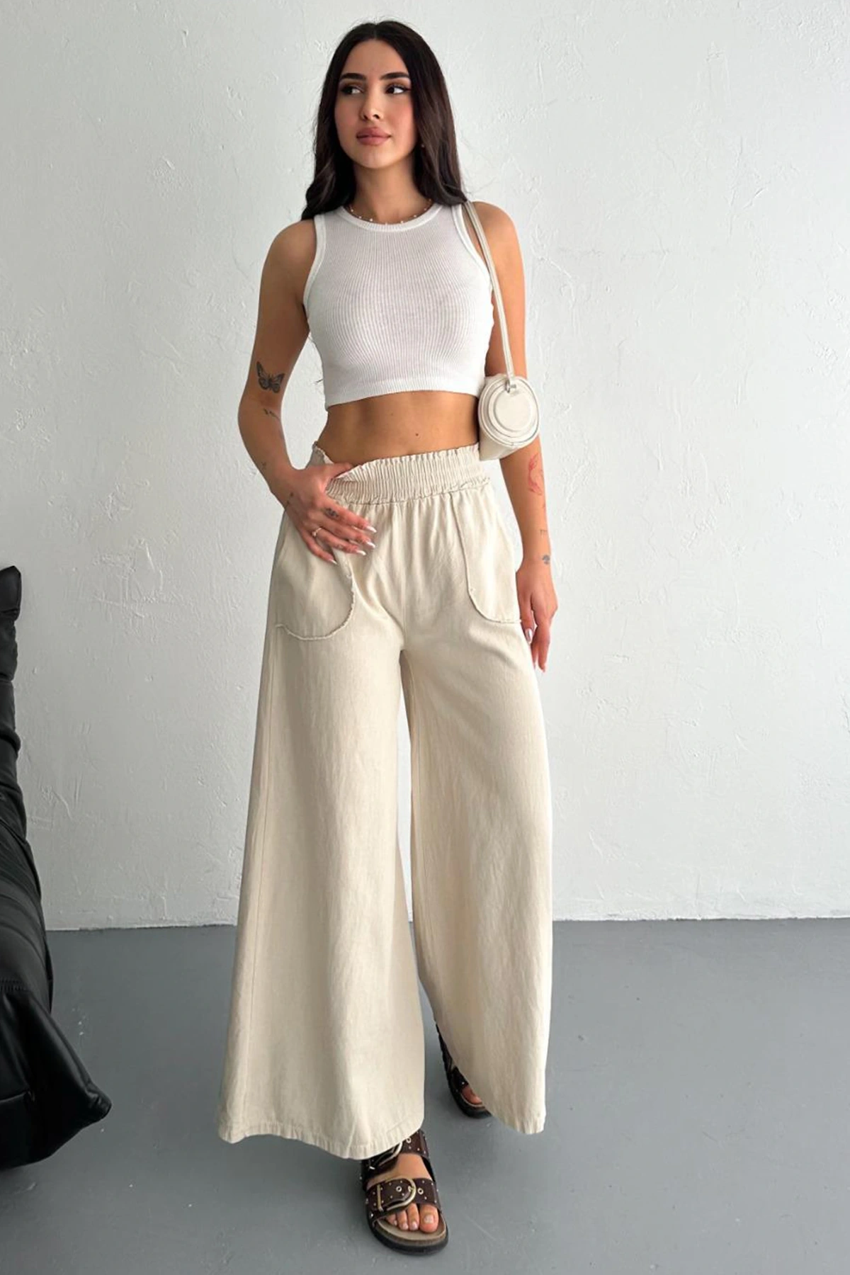 Kadın Bel Lastikli Cepli Bol Paça Koton Bej Pantolon