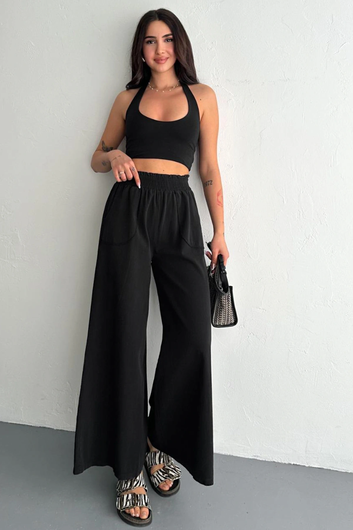 Kadın Bel Lastikli Cepli Bol Paça Koton Siyah Pantolon