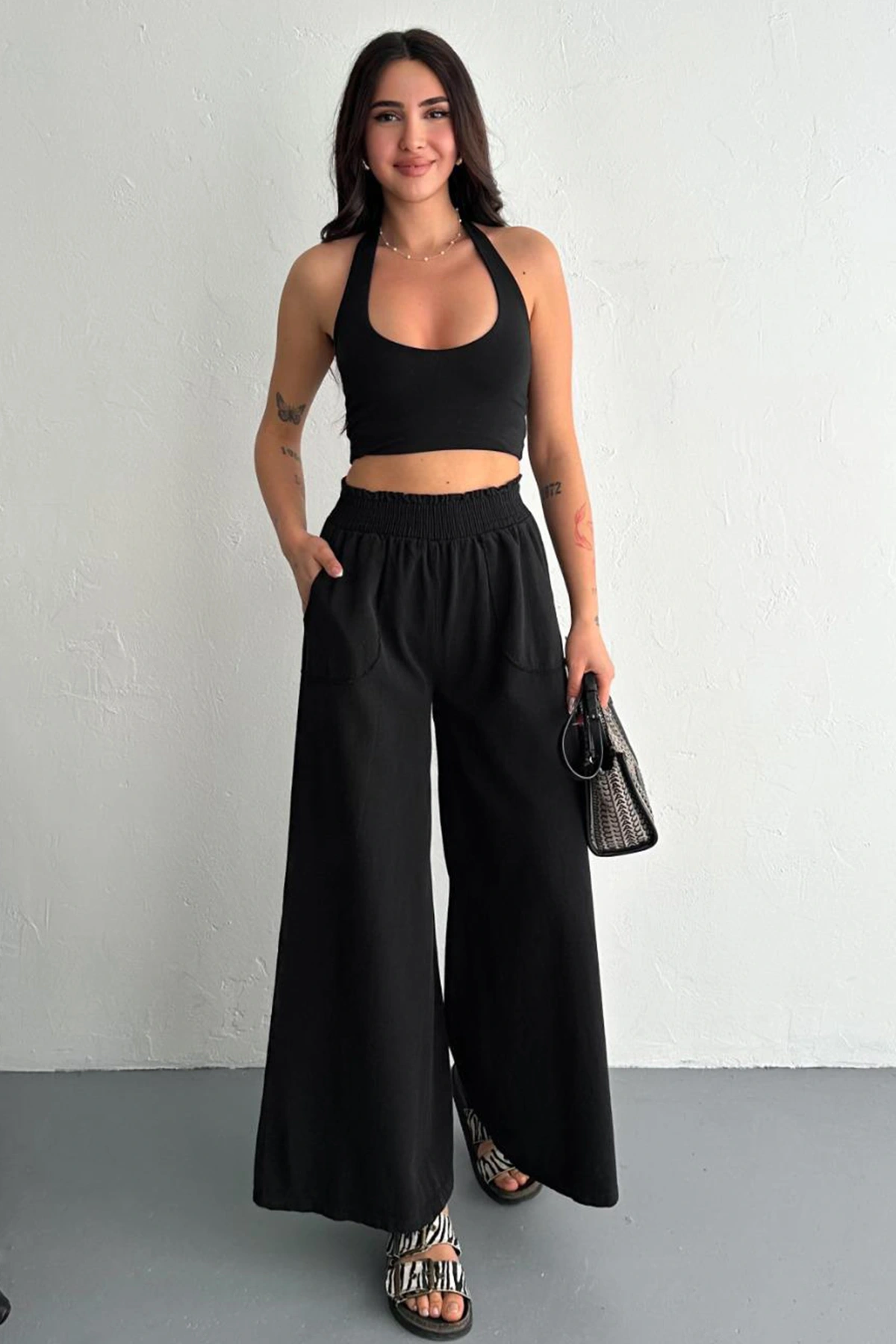 Kadın Bel Lastikli Cepli Bol Paça Koton Siyah Pantolon