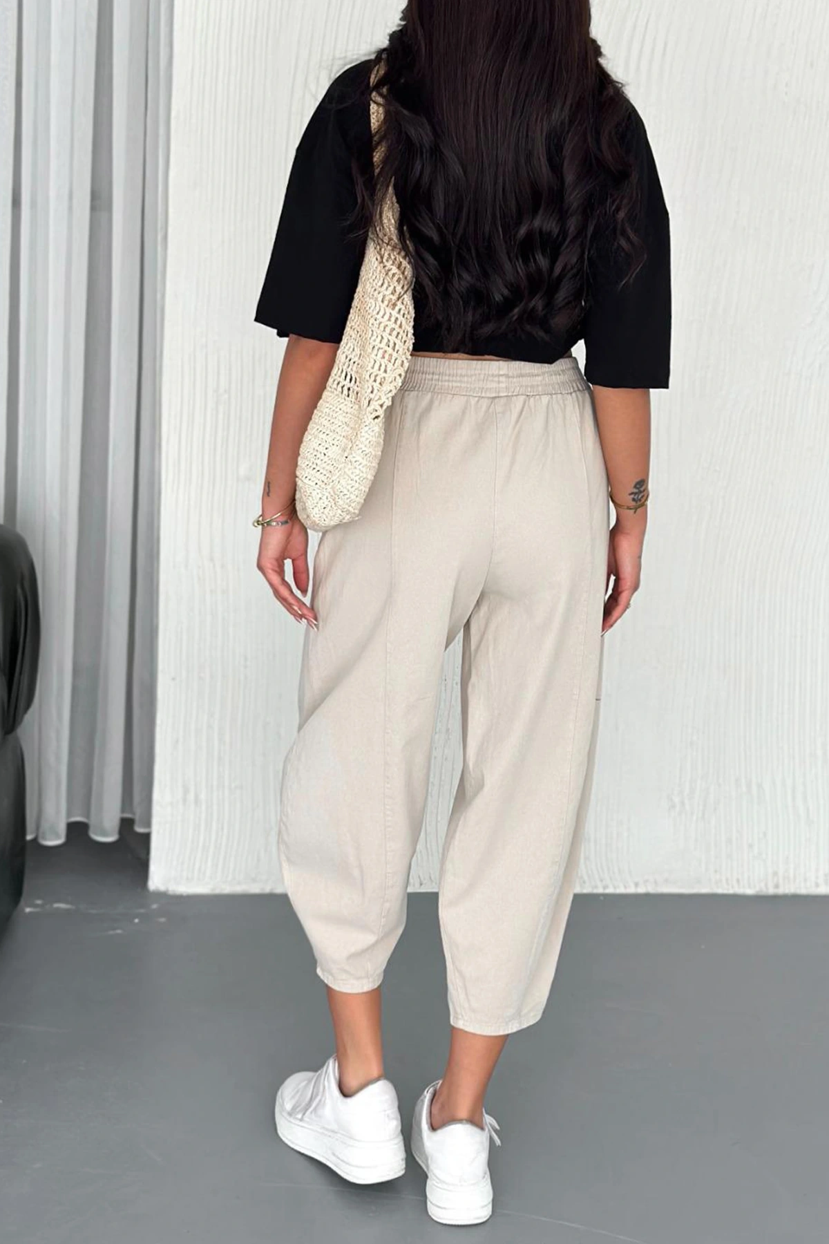 Kadın Pamuklu Bel Lastikli Dikiş Detaylı Bej Gabardin Kumaş Pantolon
