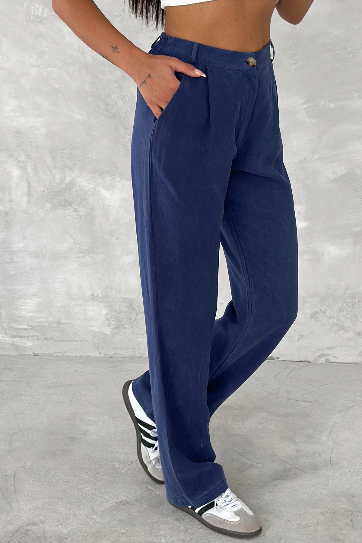 Kadın Eco-Touch Pantolon – Cepli, Lastikli Bel, Günlük Rahat Kesim Lacivert