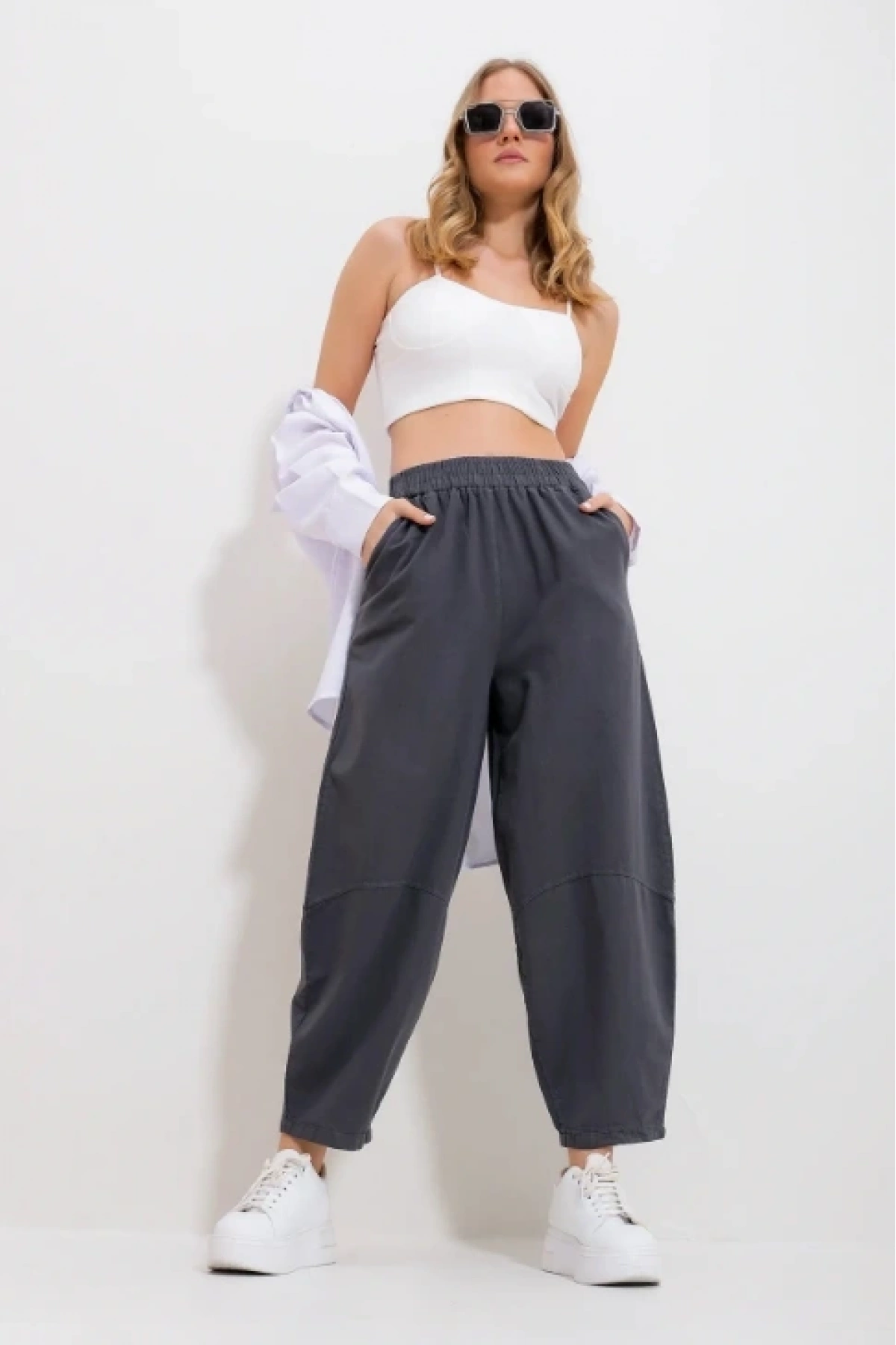 Kadın Füme Gabardin Şalvar Pantolon – Lastikli Bel, Cepli, Rahat Kesim