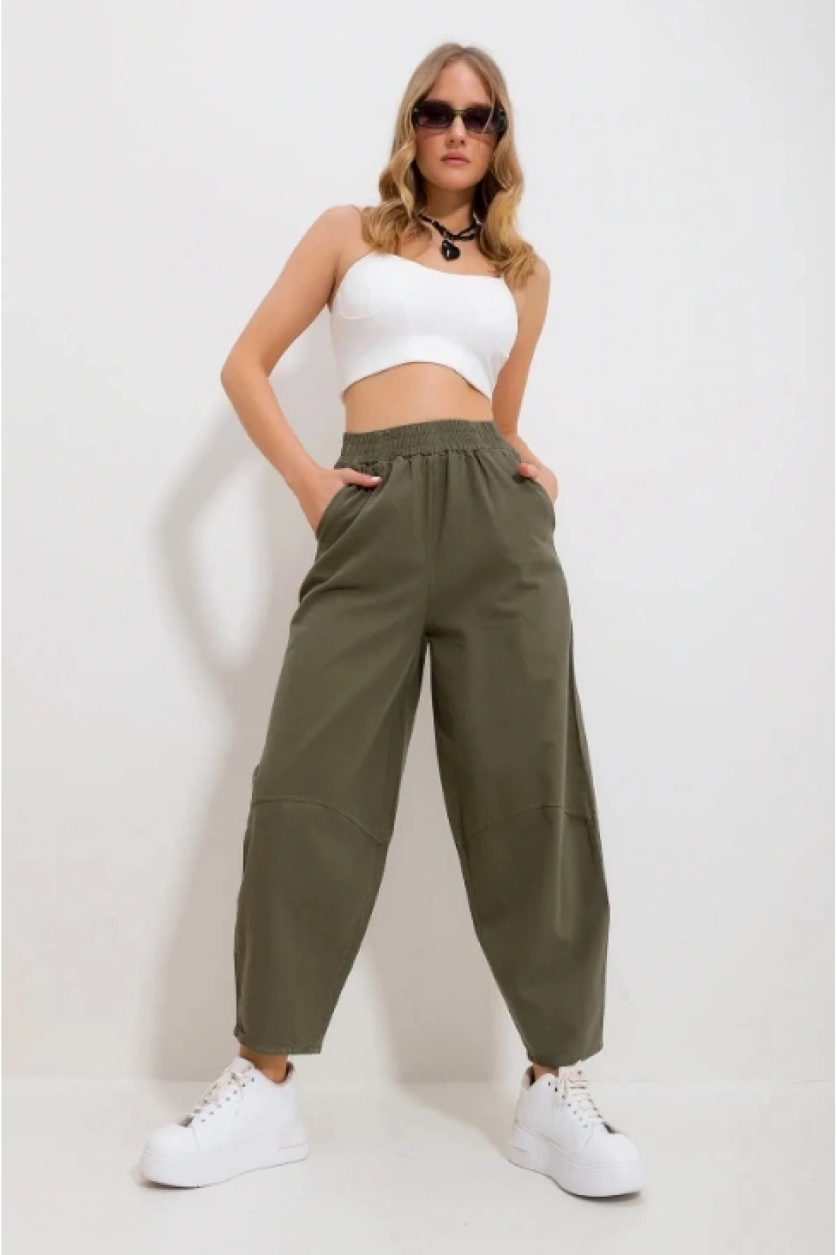 Kadın Haki Gabardin Şalvar Pantolon – Lastikli Bel, Cepli, Rahat Kesim