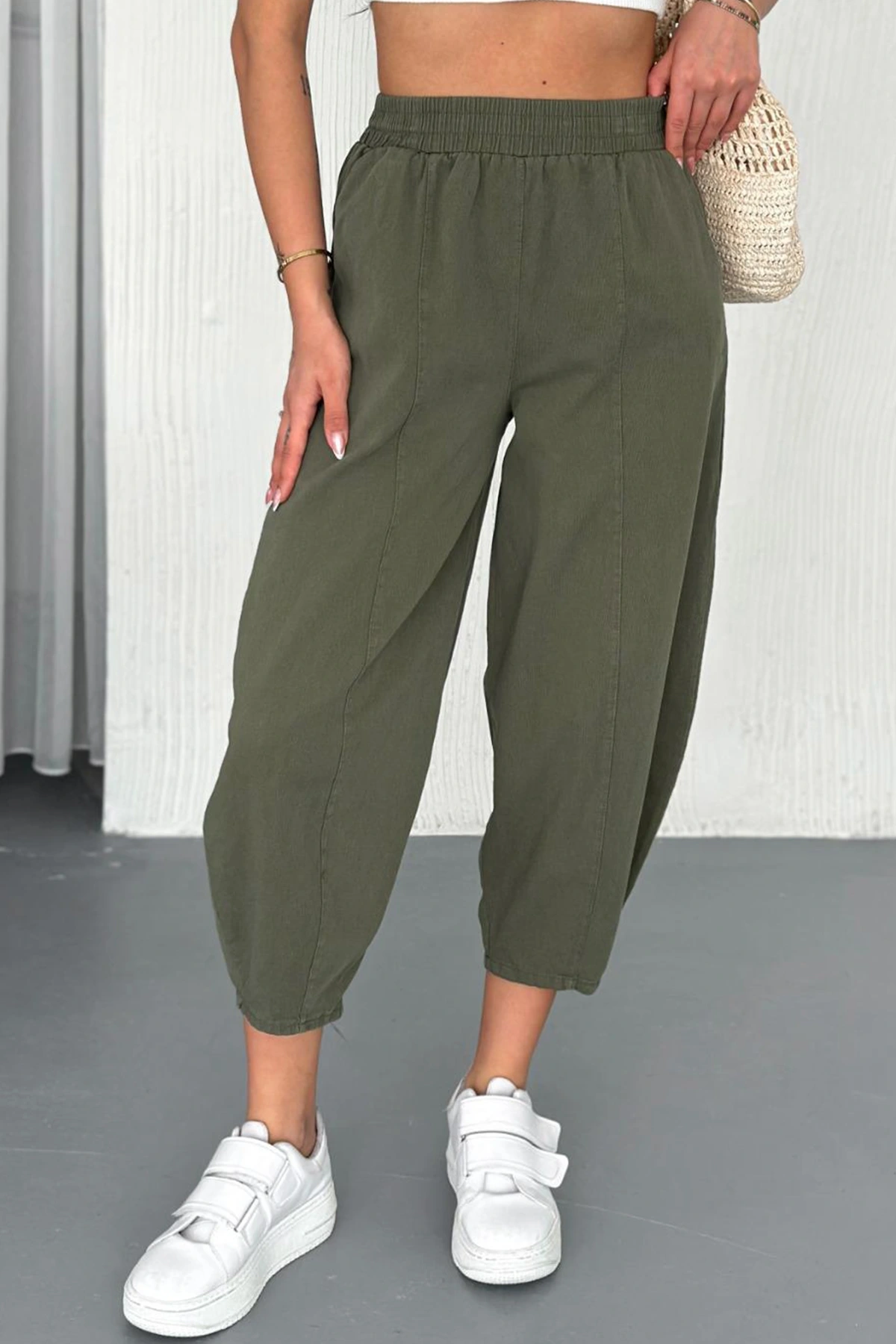 Kadın Pamuklu Bel Lastikli Dikiş Detaylı Haki Gabardin Kumaş Pantolon