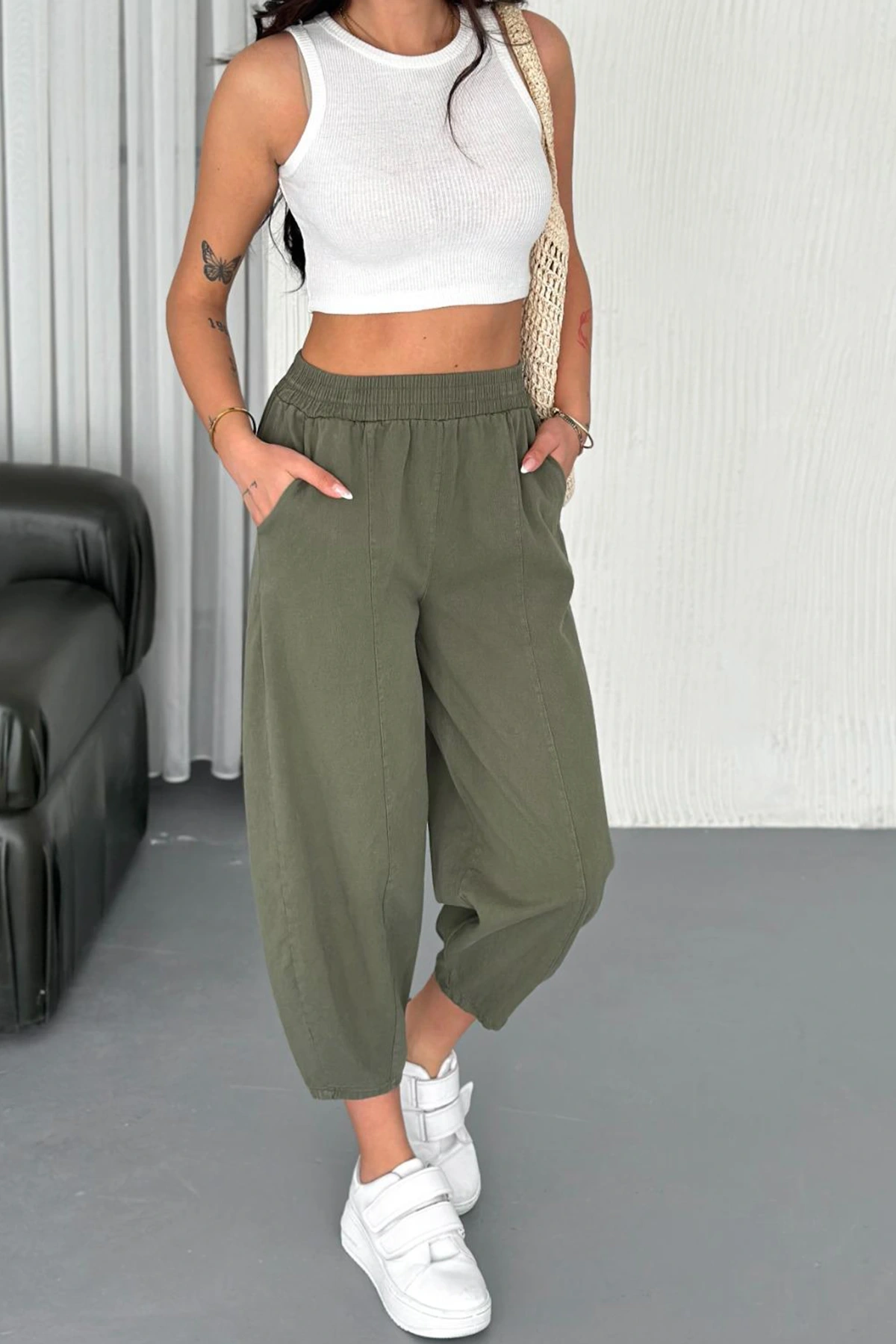Kadın Pamuklu Bel Lastikli Dikiş Detaylı Haki Gabardin Kumaş Pantolon