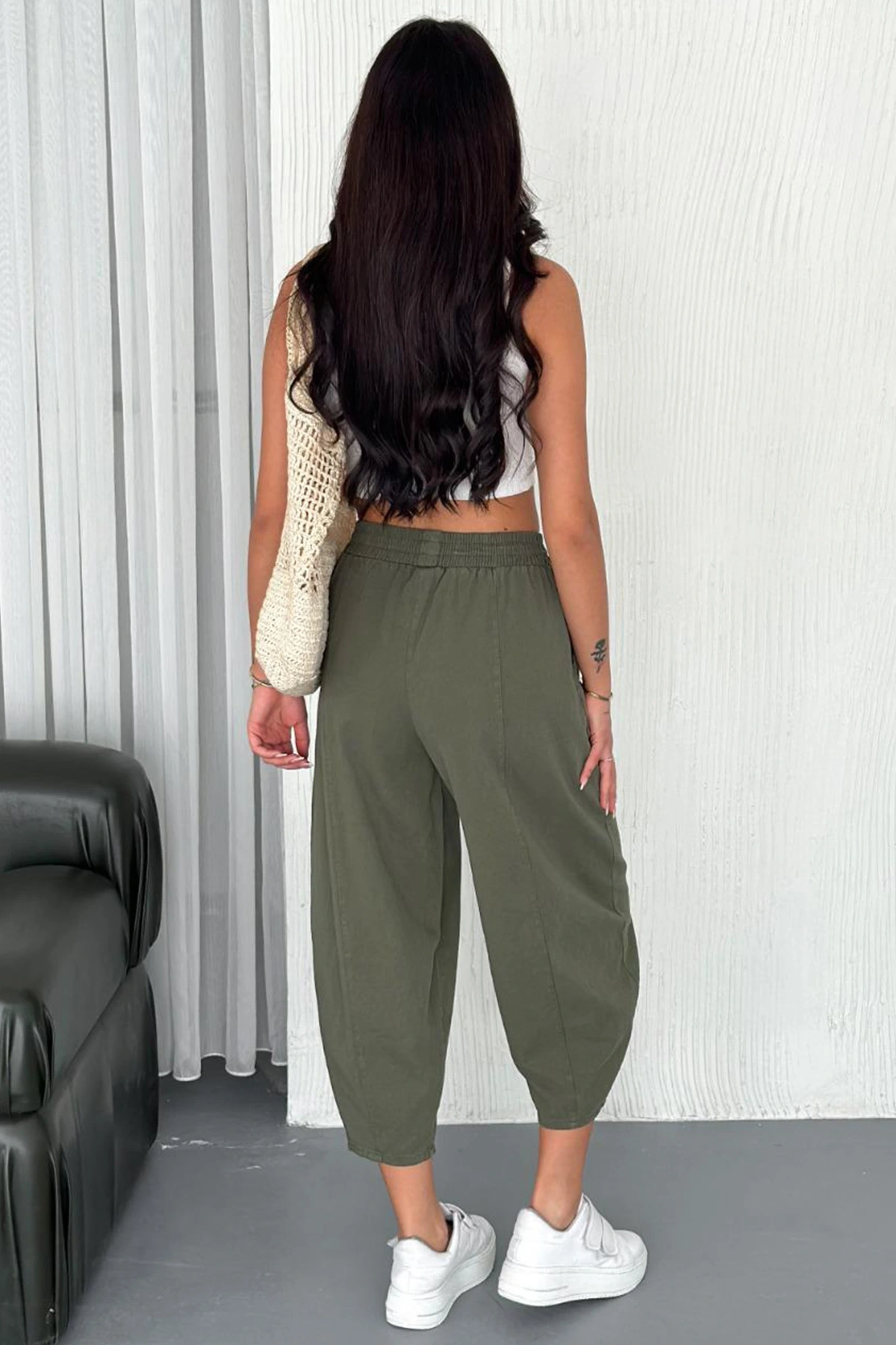 Kadın Pamuklu Bel Lastikli Dikiş Detaylı Haki Gabardin Kumaş Pantolon
