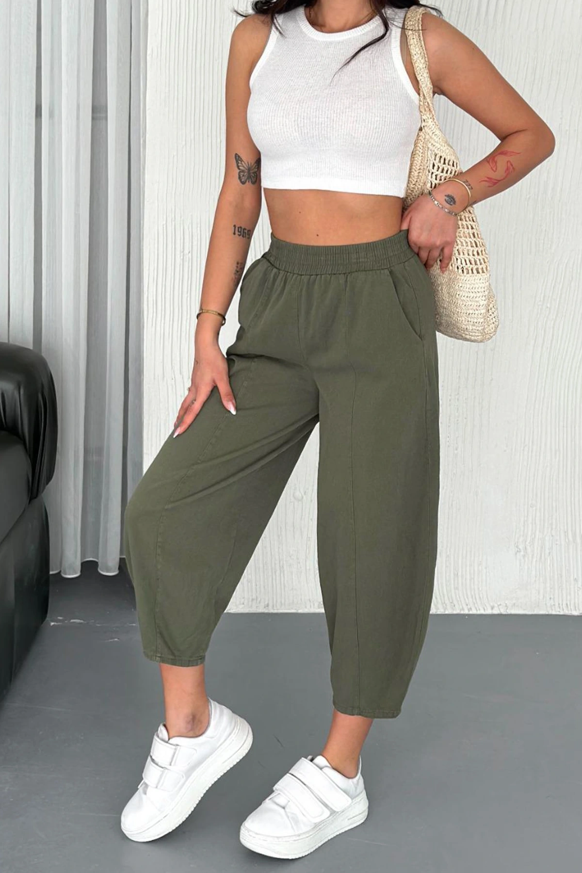 Kadın Pamuklu Bel Lastikli Dikiş Detaylı Haki Gabardin Kumaş Pantolon