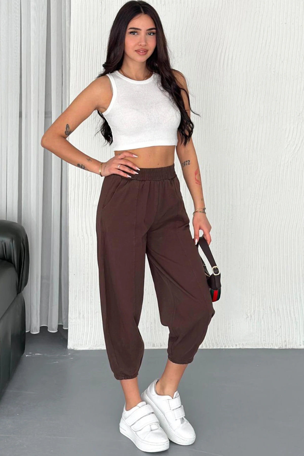 Kadın Pamuklu Bel Lastikli Dikiş Detaylı Kahve Gabardin Kumaş Pantolon