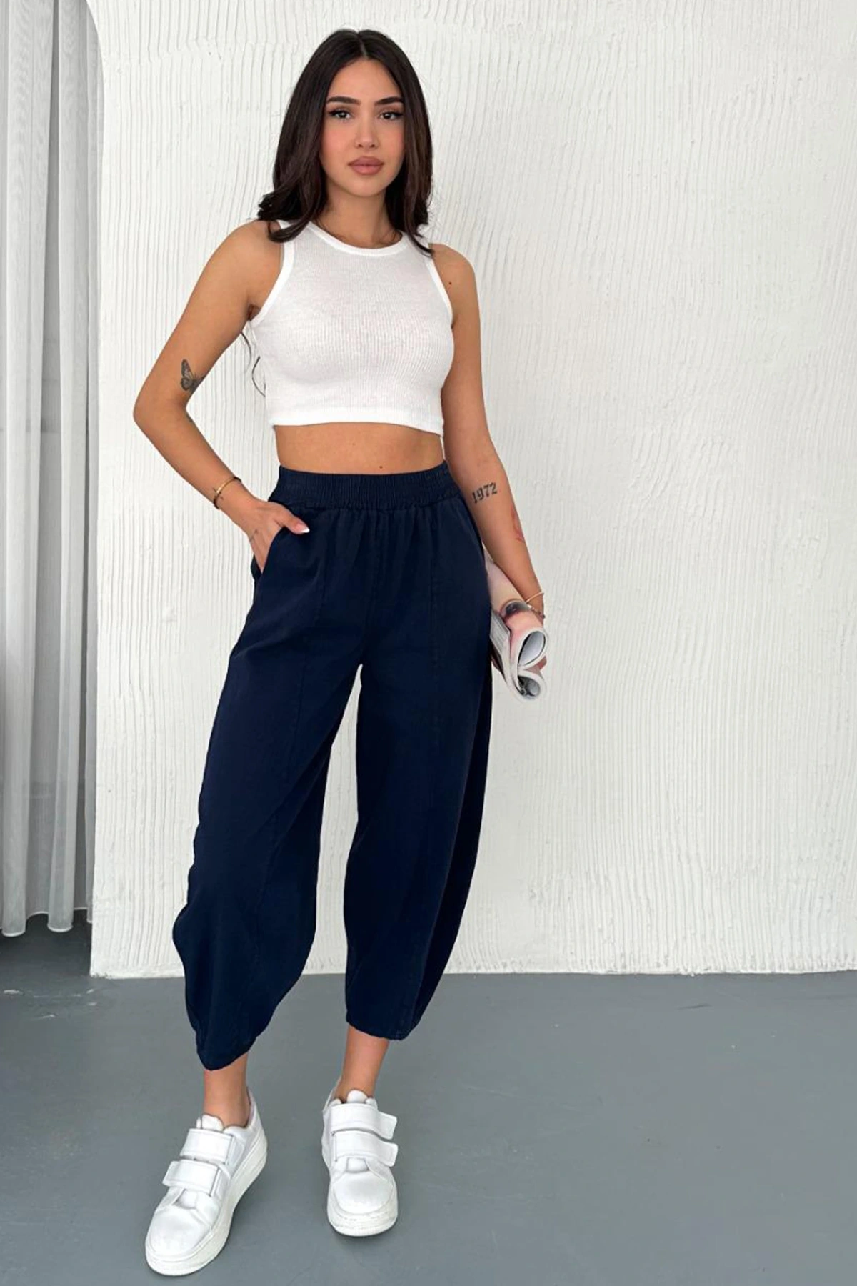Kadın Pamuklu Bel Lastikli Dikiş Detaylı Lacivert Gabardin Kumaş Pantolon