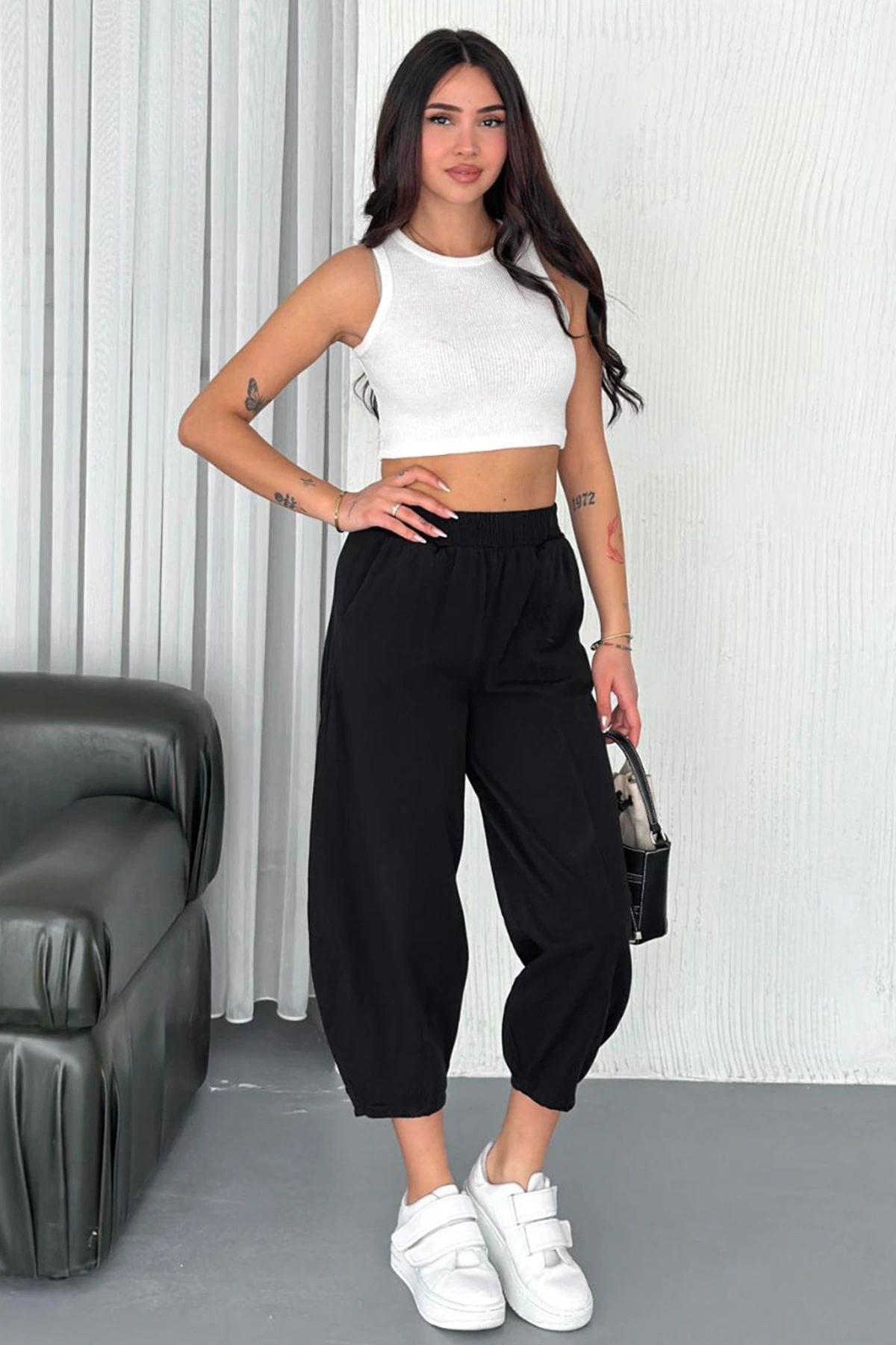 Kadın Pamuklu Bel Lastikli Dikiş Detaylı Siyah Gabardin Kumaş Pantolon