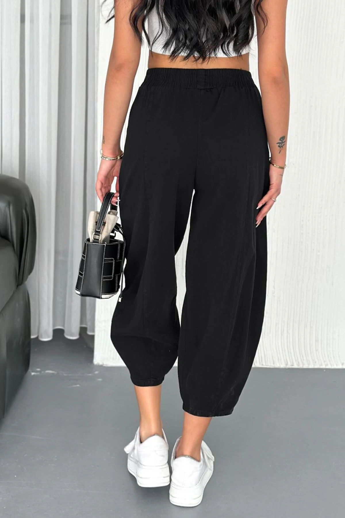 Kadın Pamuklu Bel Lastikli Dikiş Detaylı Siyah Gabardin Kumaş Pantolon
