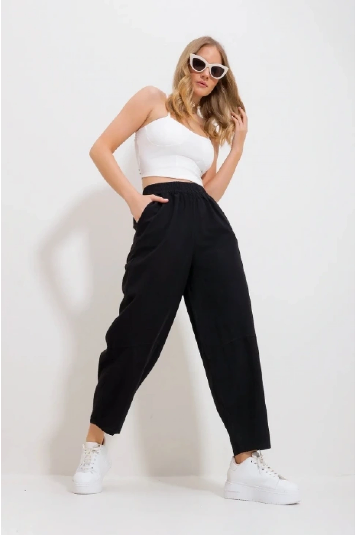 Kadın Siyah Gabardin Şalvar Pantolon – Lastikli Bel, Cepli, Rahat Kesim