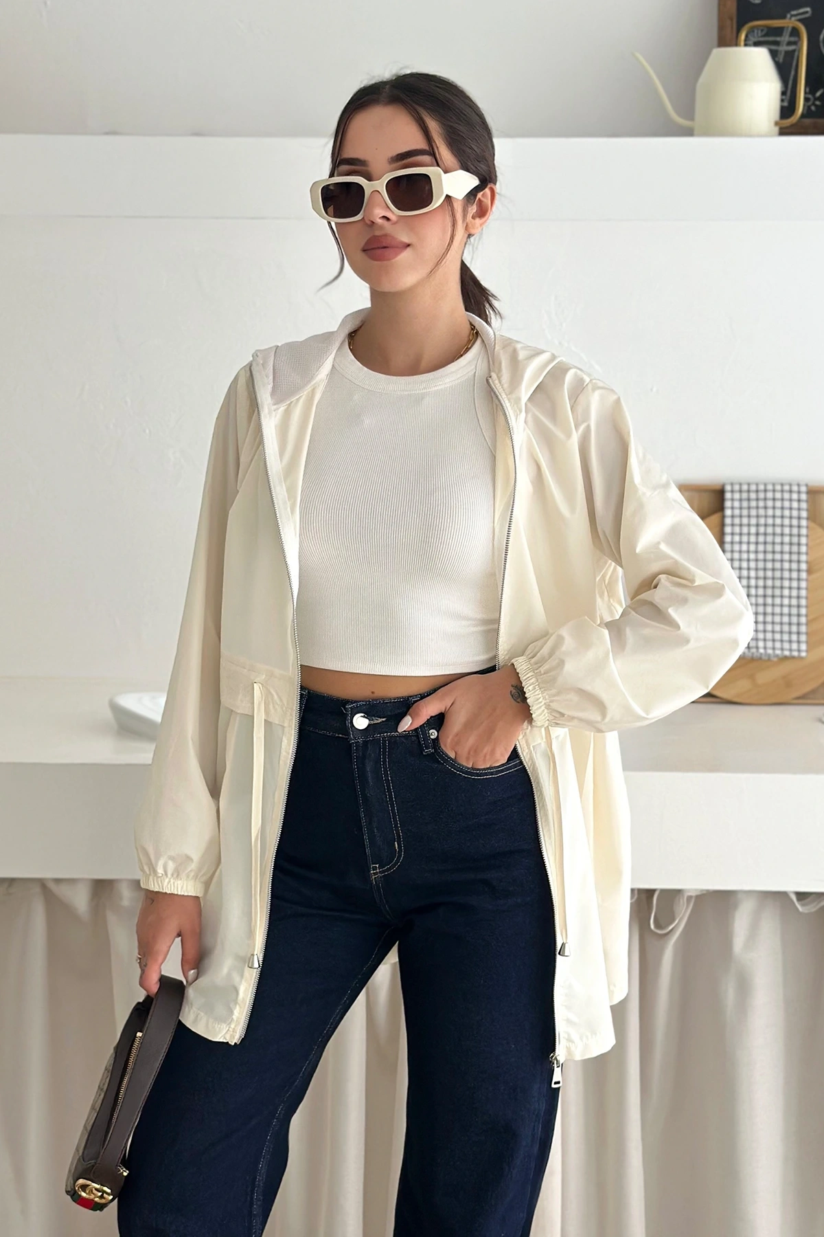 Kapşonlu Fermuarlı Bağcıklı Uzun Yağmurluk