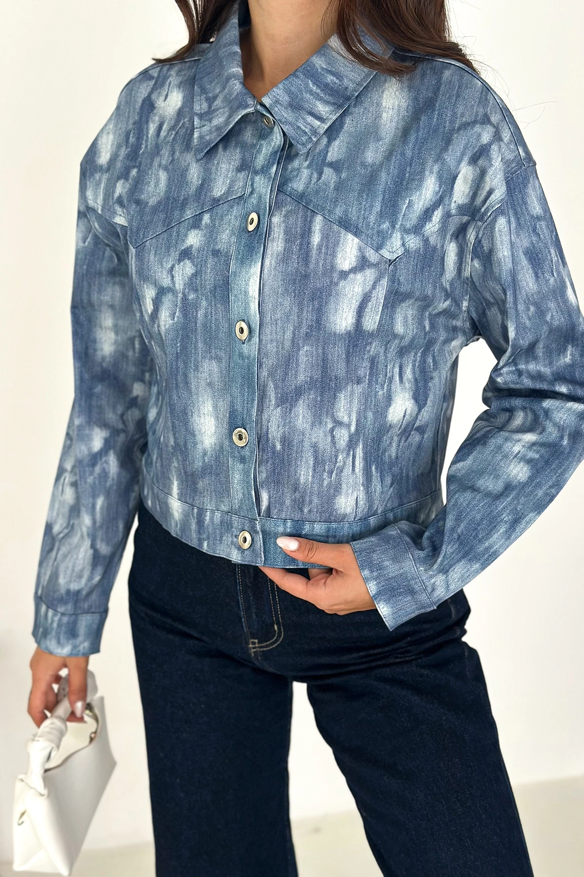 Kısa Gabardin Batik Baskılı Ceket