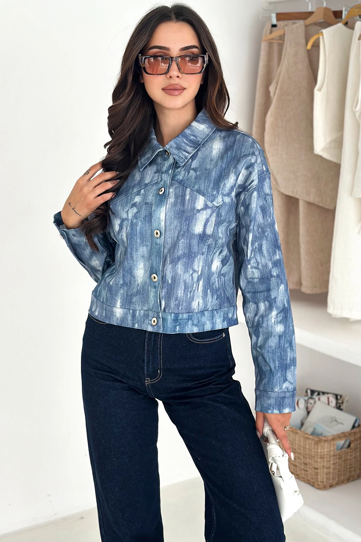 Kısa Gabardin Batik Baskılı Ceket