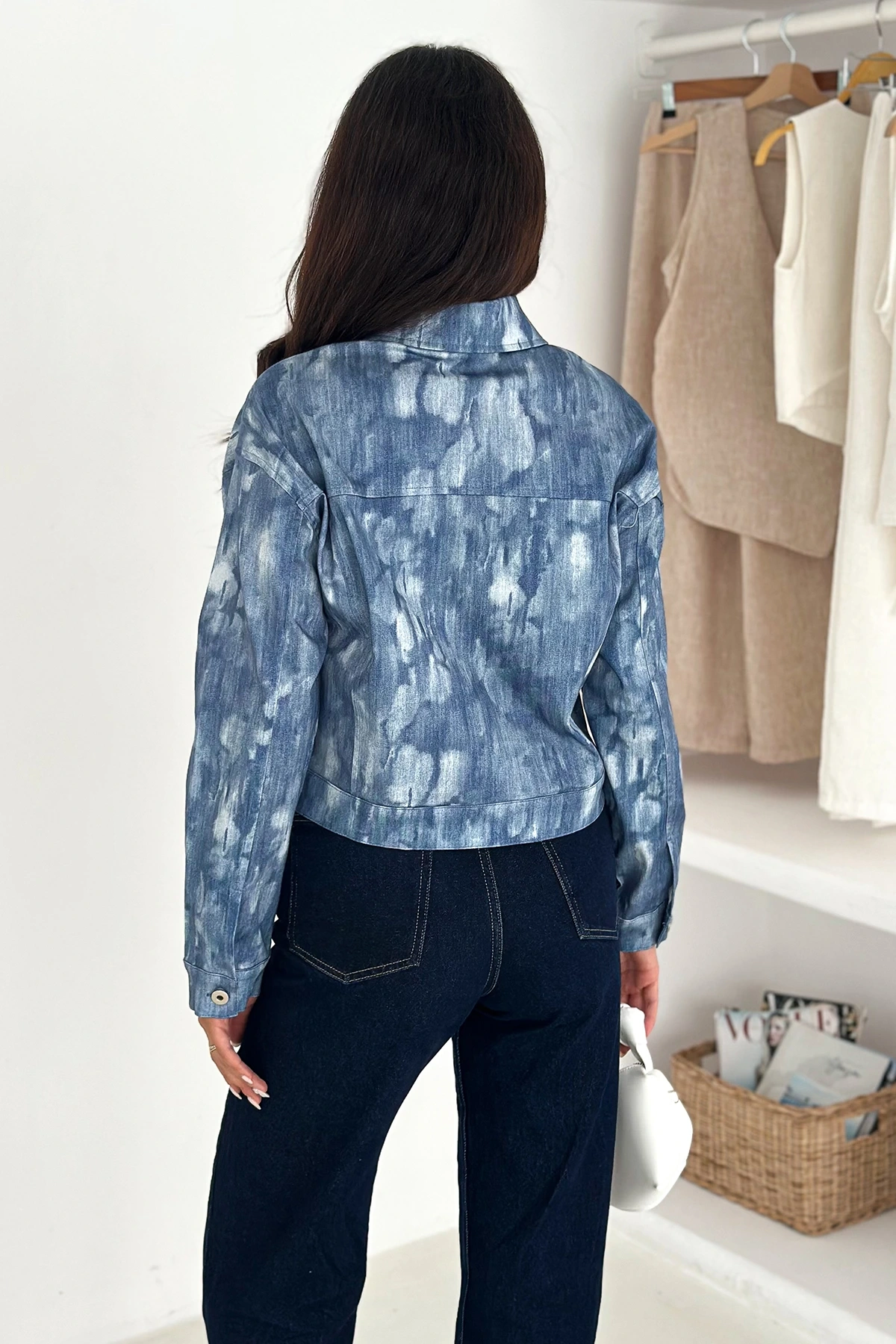 Kısa Gabardin Batik Baskılı Ceket