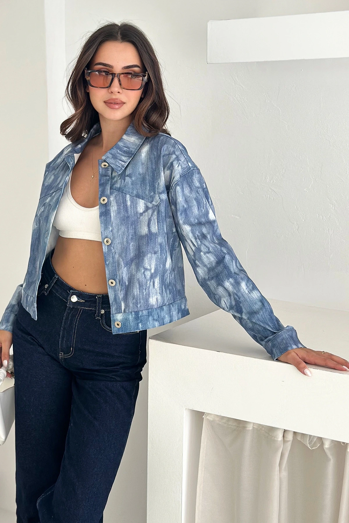 Kısa Gabardin Batik Baskılı Ceket