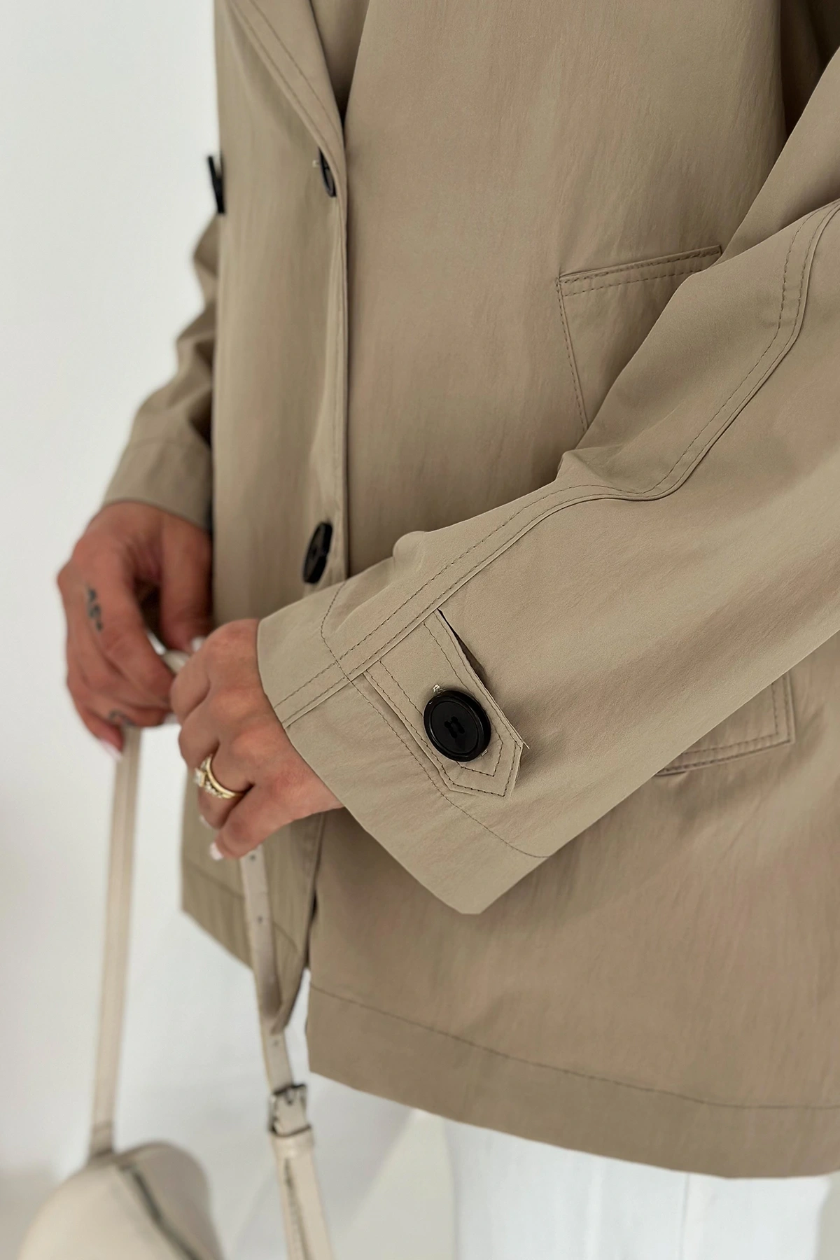 Kısa Trençkot Düğmeli Taş