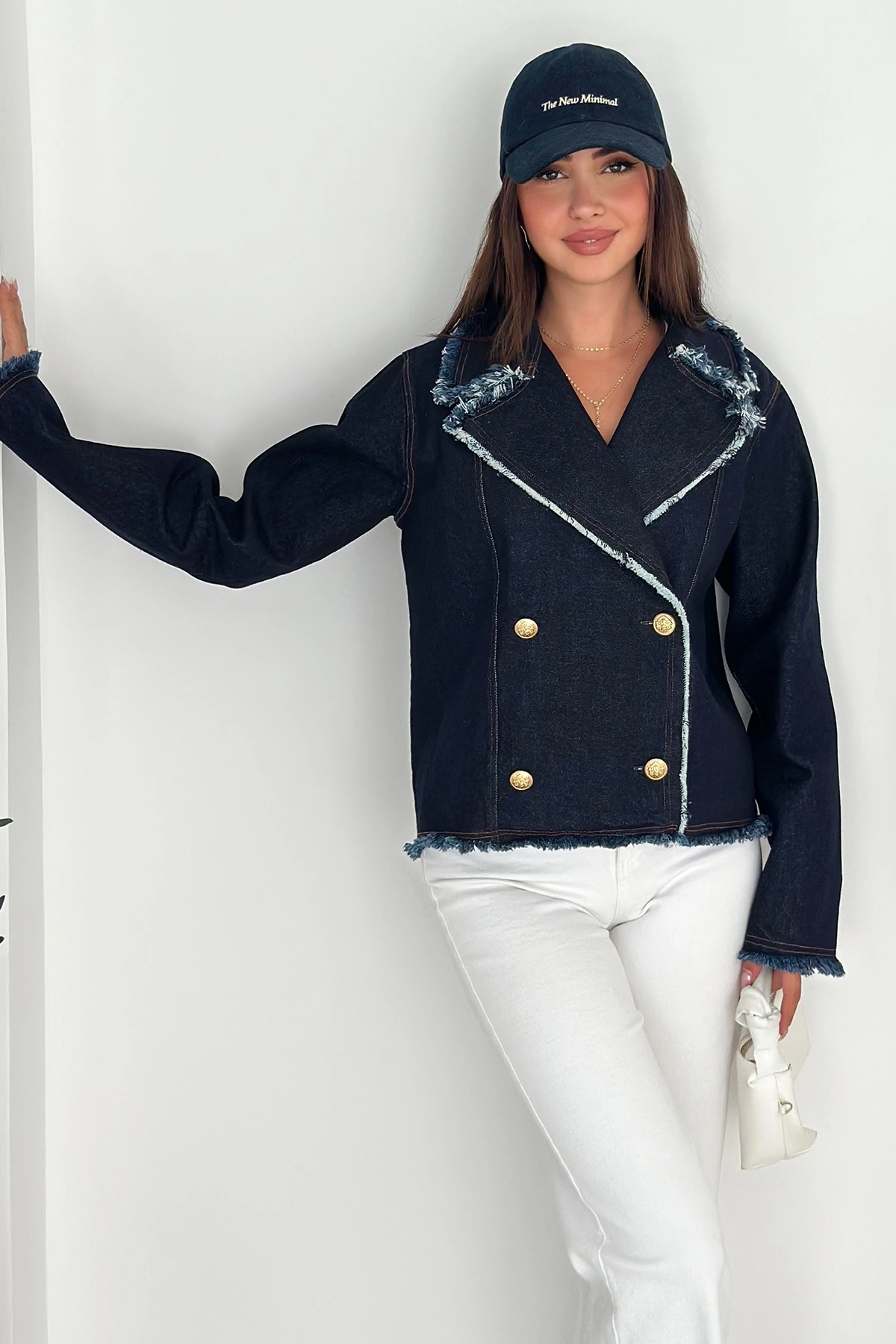 Püskül Detaylı Düğmeli Kısa Kot Ceket