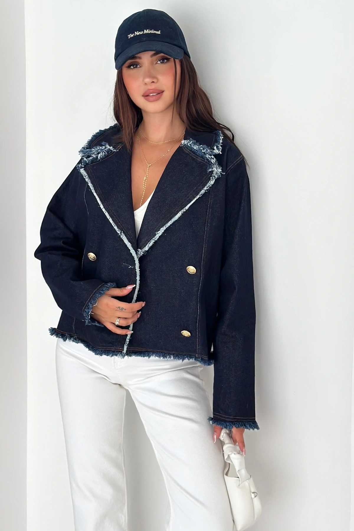 Püskül Detaylı Düğmeli Kısa Kot Ceket