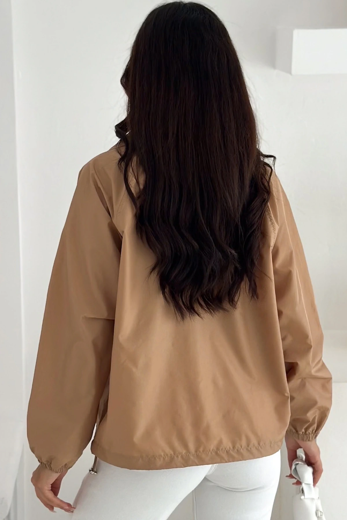 Yarım Fermuarlı Stoperli Camel Renk Yağmurluk