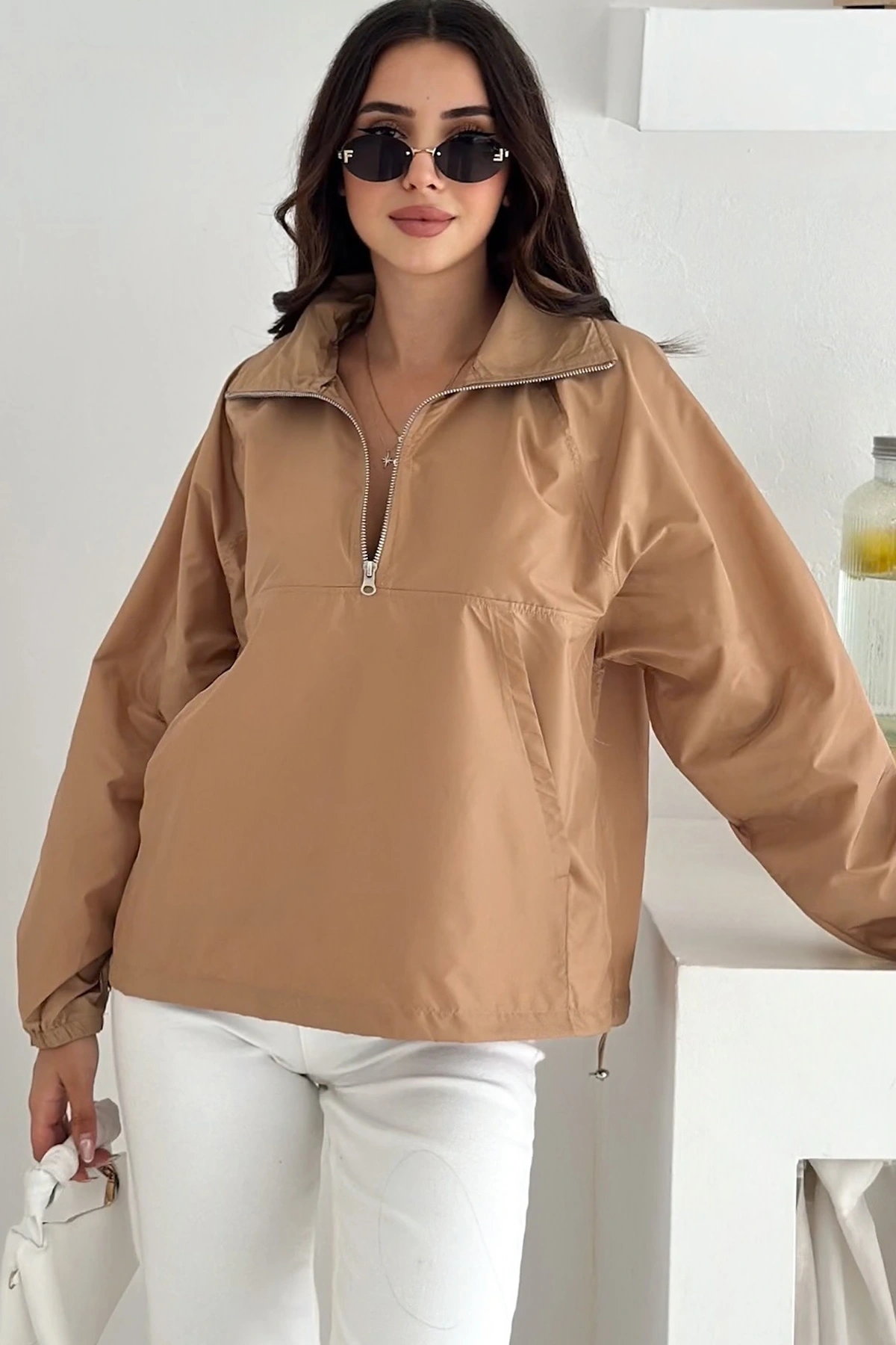 Yarım Fermuarlı Stoperli Camel Renk Yağmurluk