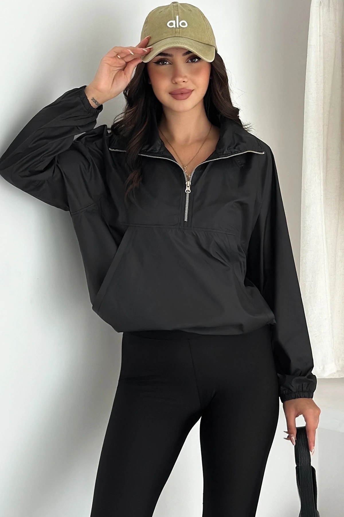 Yarım Fermuarlı Stoperli Siyah Yağmurluk