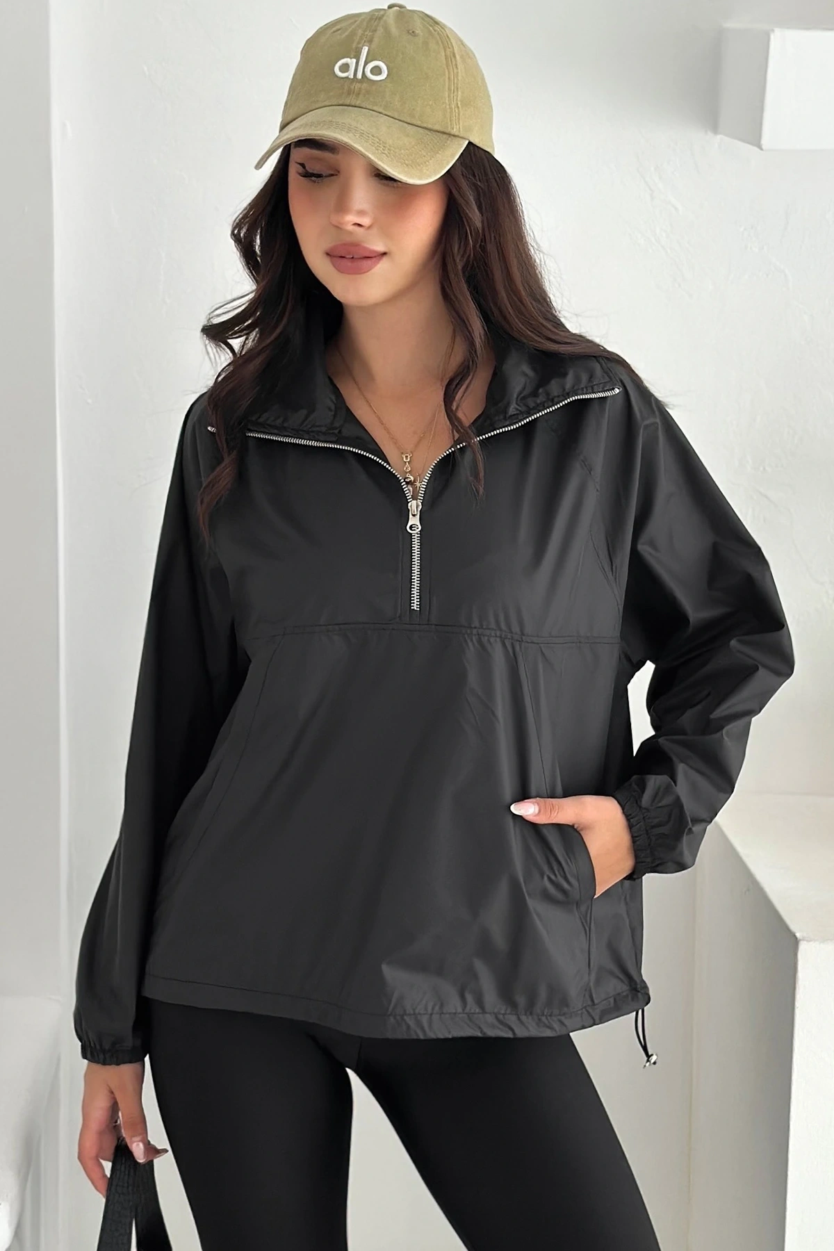 Yarım Fermuarlı Stoperli Siyah Yağmurluk