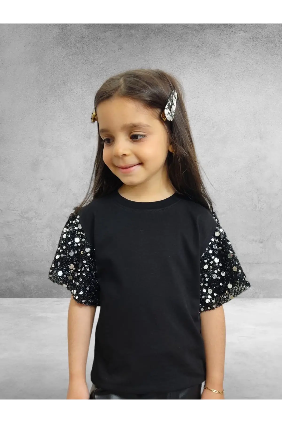 Kız Çocuk Pullu Siyah Bluz
