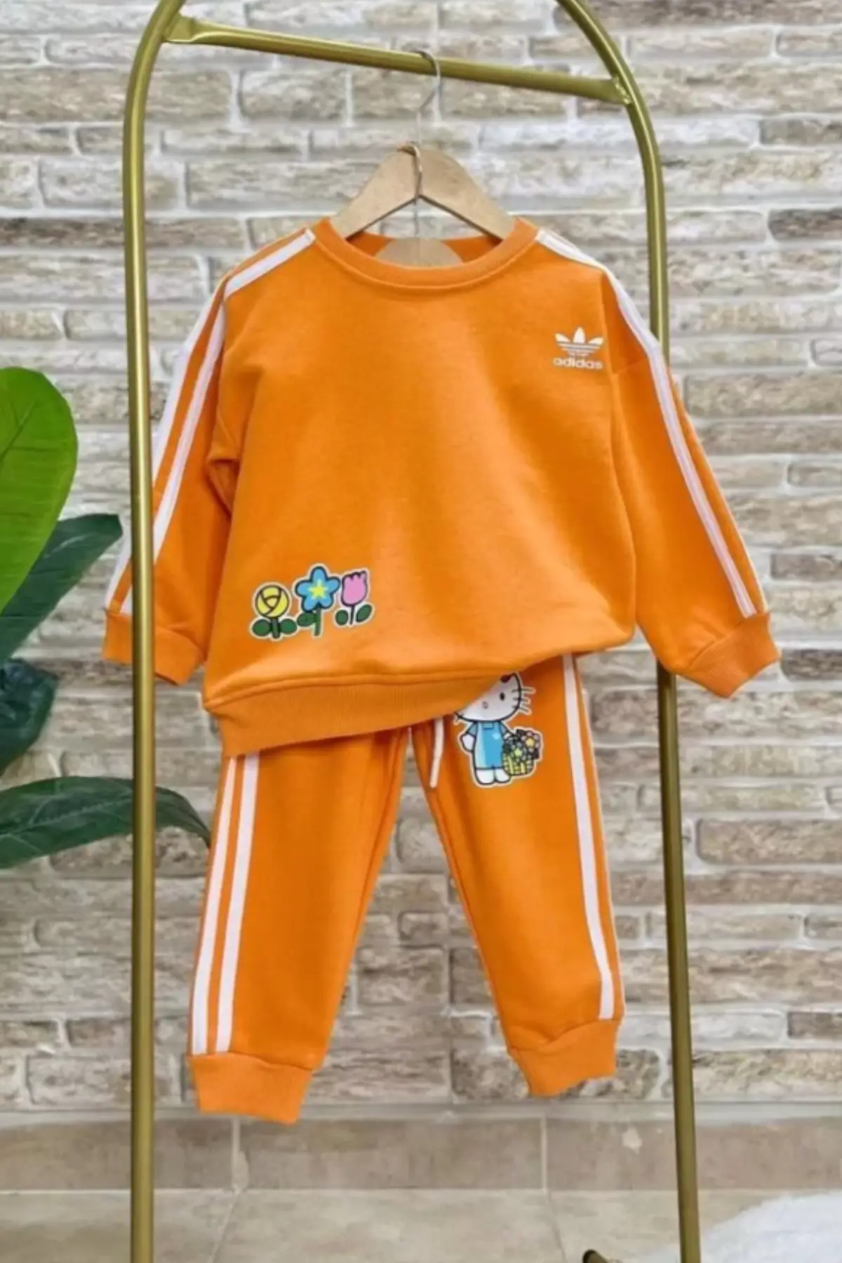 Kız Çocuk Hello Kity Baskılı Turuncu Alt-Üst Takım