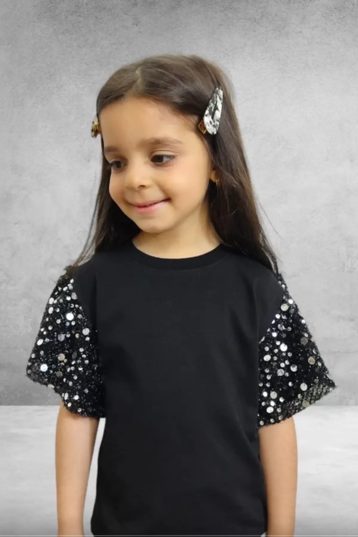 Kız Çocuk Pullu Siyah Bluz