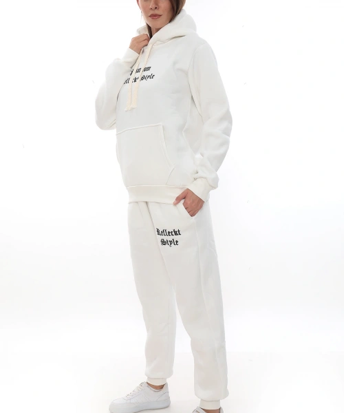 Beyaz Şık Polarlı Kadın Eşofman Takımı Paça Lastikli Cepli Kapüşonlu Nakış Detaylı Compact Takım