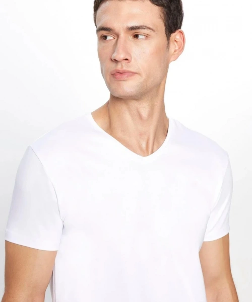 Erkek Beyaz Likralı Şık Pamuklu Yumuşak Dokulu Slim Fit Dar Kesim V Yaka Basic Tişört