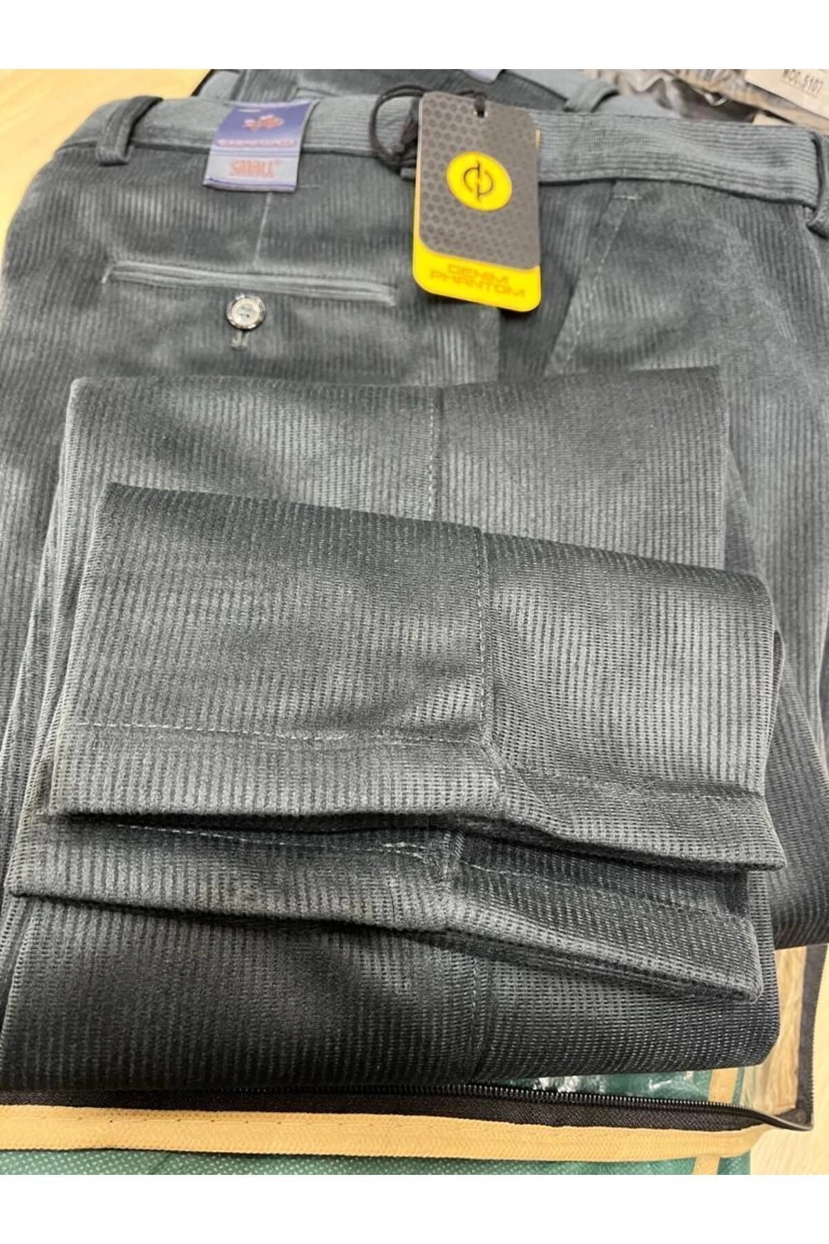 Siyah Polarlı Kadife Pantolon Esnek Kalın Fitil Klasik Rahat Kesim Yan Cepli Phantom Jeans