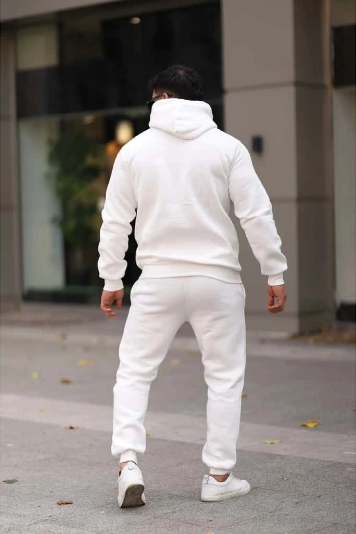 Beyaz İçi Polarlı Şık Erkek Eşofman Takımı Paça Lastikli Cepli Kapüşonlu Nakış Detaylı Compact Takım