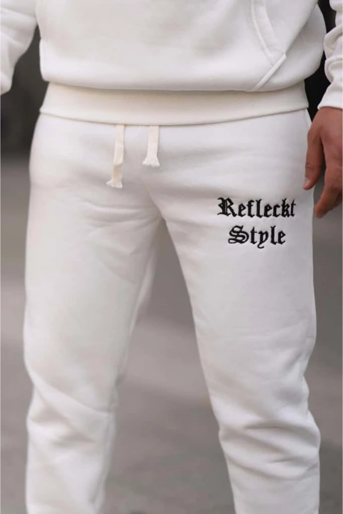 Beyaz İçi Polarlı Şık Erkek Eşofman Takımı Paça Lastikli Cepli Kapüşonlu Nakış Detaylı Compact Takım