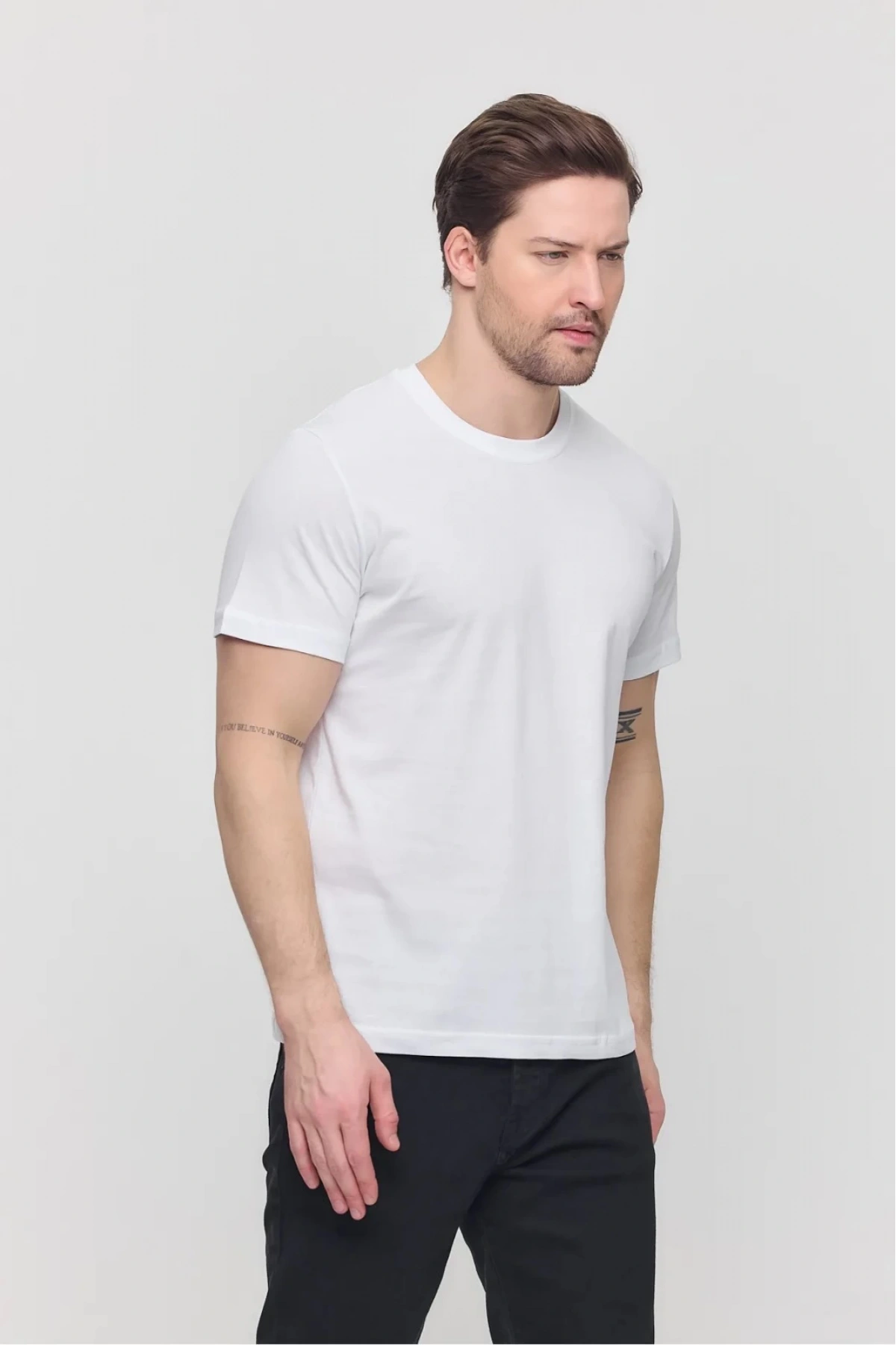 Erkek Beyaz Likralı Şık Pamuklu Slim Fit Dar Kesim Bisiklet Yaka Basic Tişört