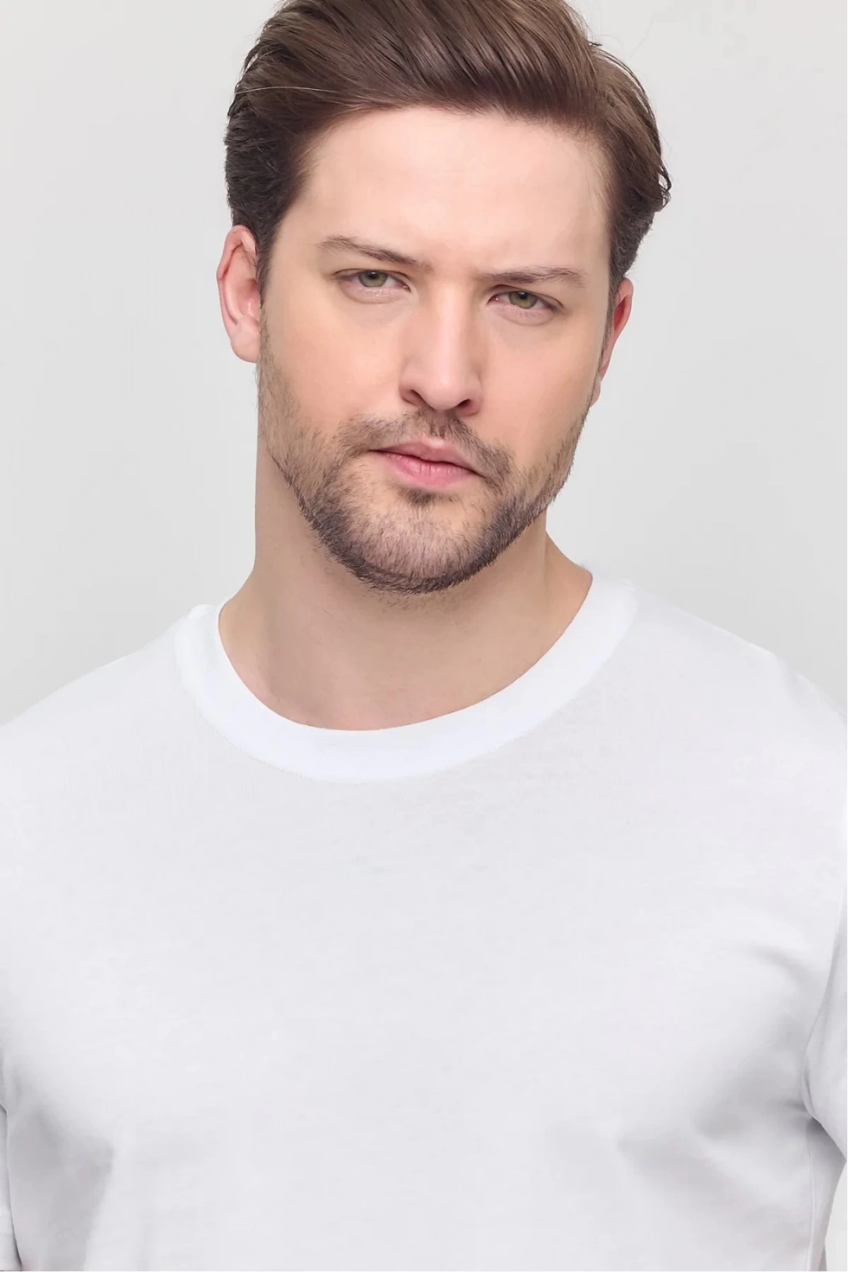 Erkek Beyaz Likralı Şık Pamuklu Slim Fit Dar Kesim Bisiklet Yaka Basic Tişört