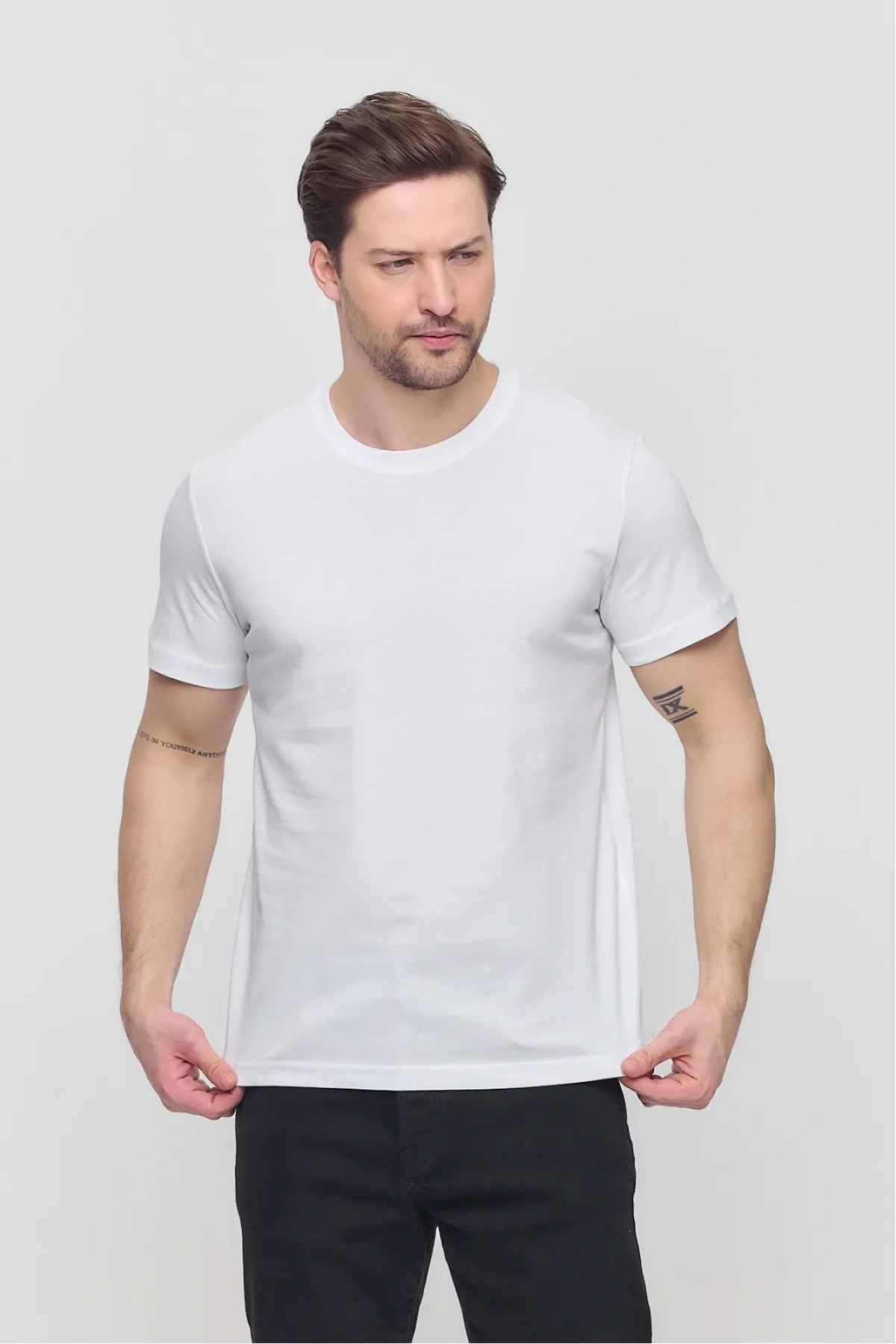 Erkek Beyaz Likralı Şık Pamuklu Slim Fit Dar Kesim Bisiklet Yaka Basic Tişört