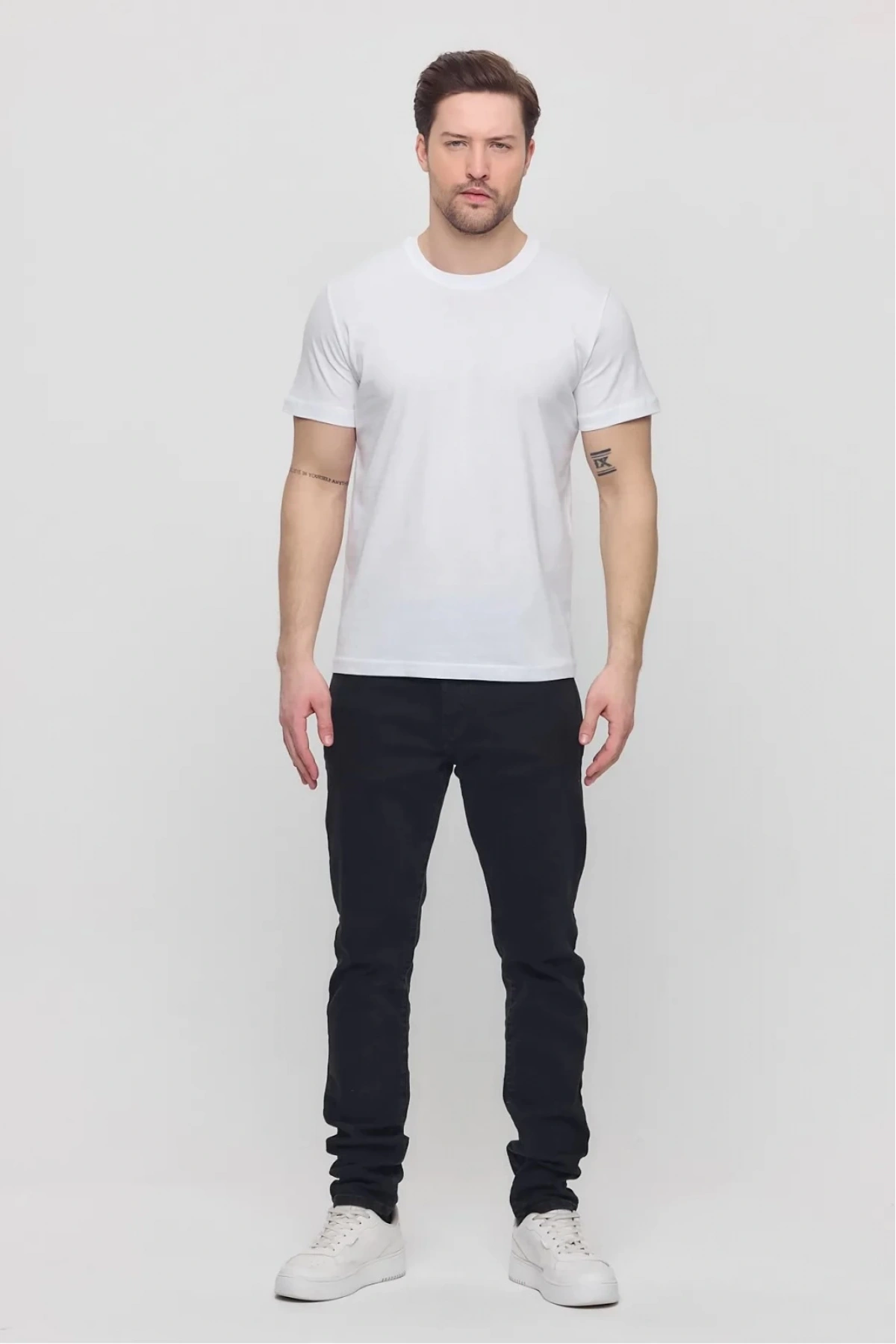 Erkek Beyaz Likralı Şık Pamuklu Slim Fit Dar Kesim Bisiklet Yaka Basic Tişört