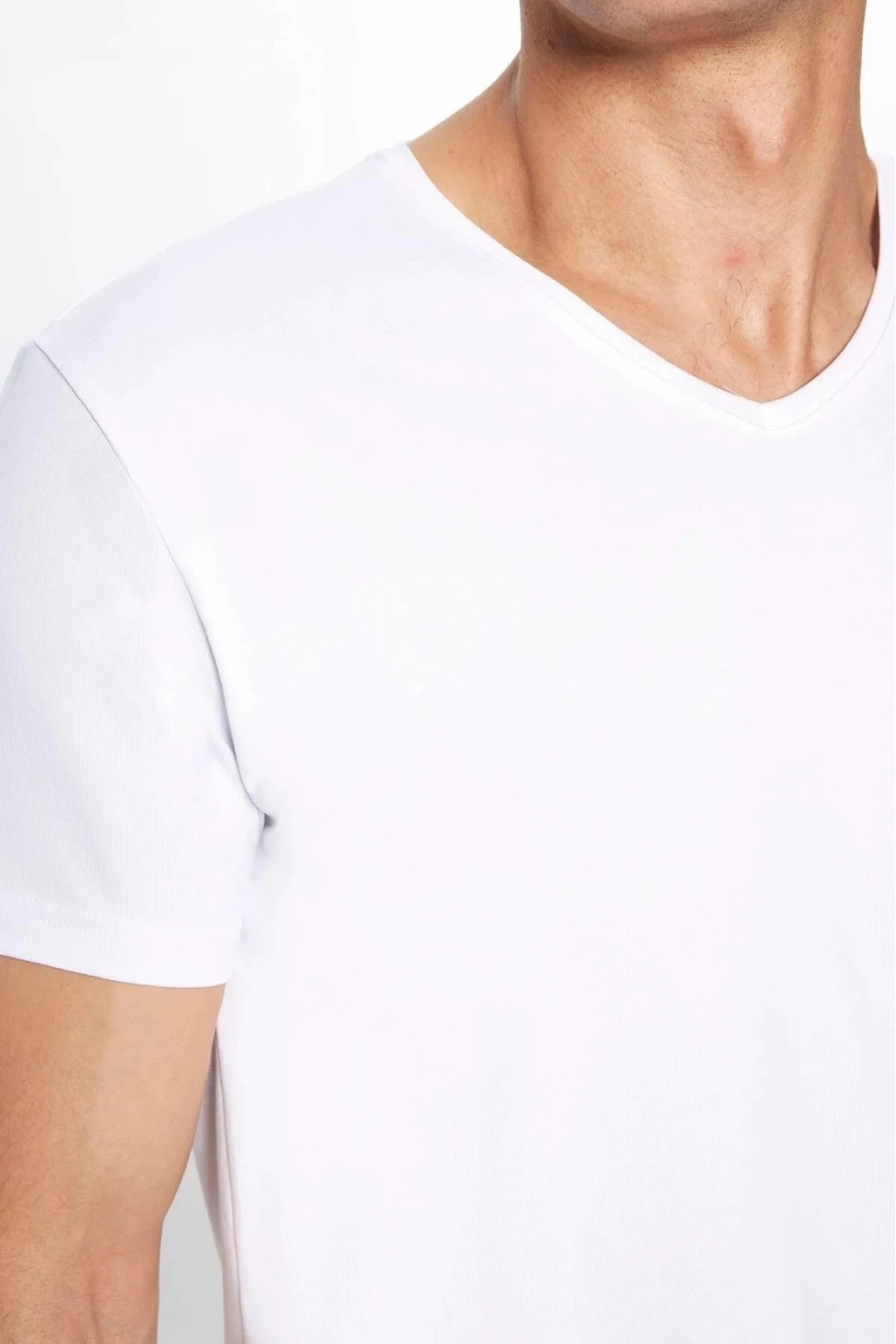Erkek Beyaz Likralı Şık Pamuklu Yumuşak Dokulu Slim Fit Dar Kesim V Yaka Basic Tişört