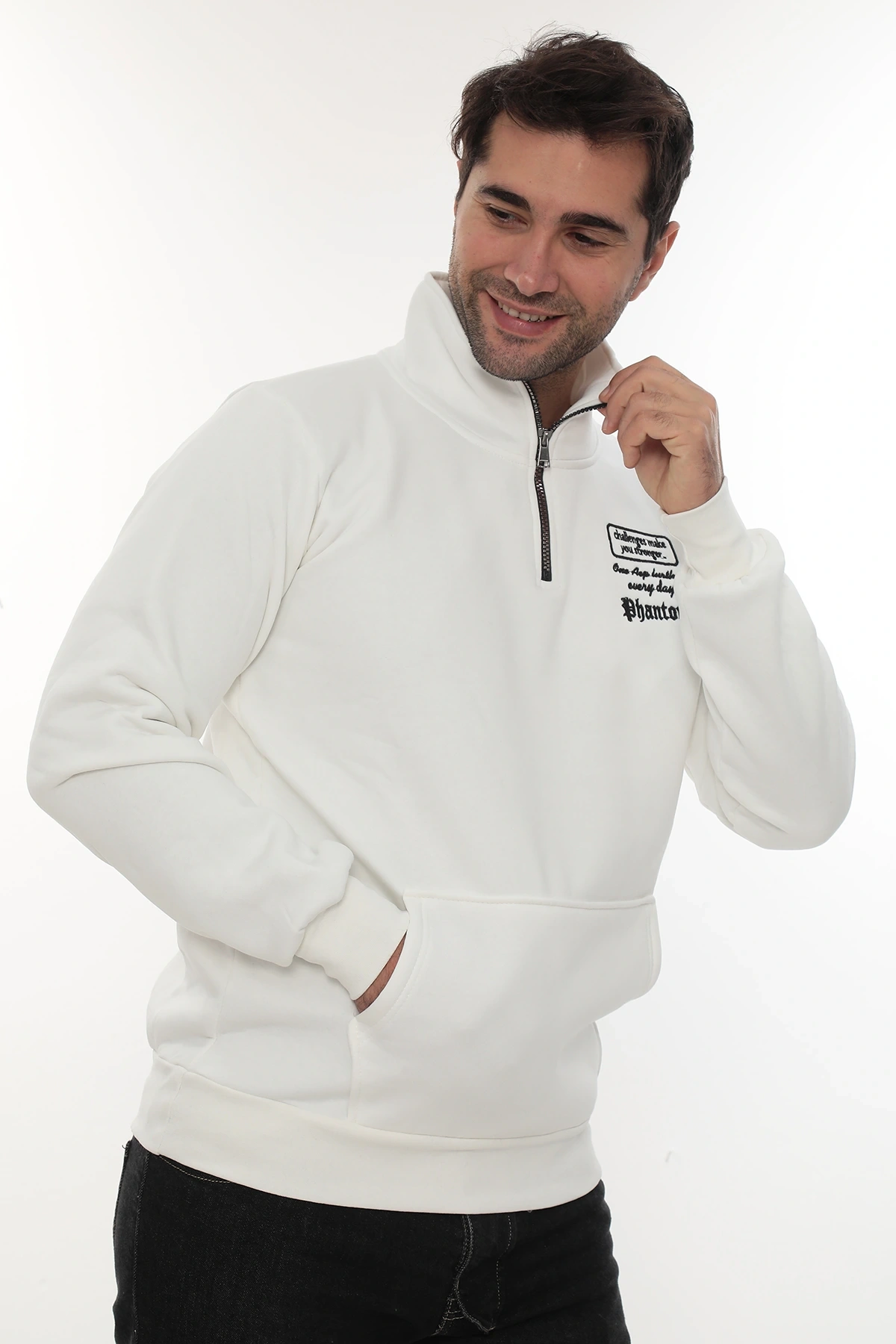 Erkek Beyaz Standart Fit Normal Kesim Içi Polarlı Yarım Fermuarlı Dik Bato Yaka Pamuklu Sweatshirt