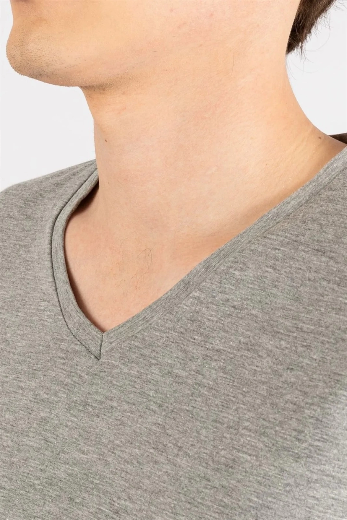 Erkek Gri Likralı Şık Pamuklu Yumuşak Dokulu Slim Fit Dar Kesim V Yaka Basic Tişört