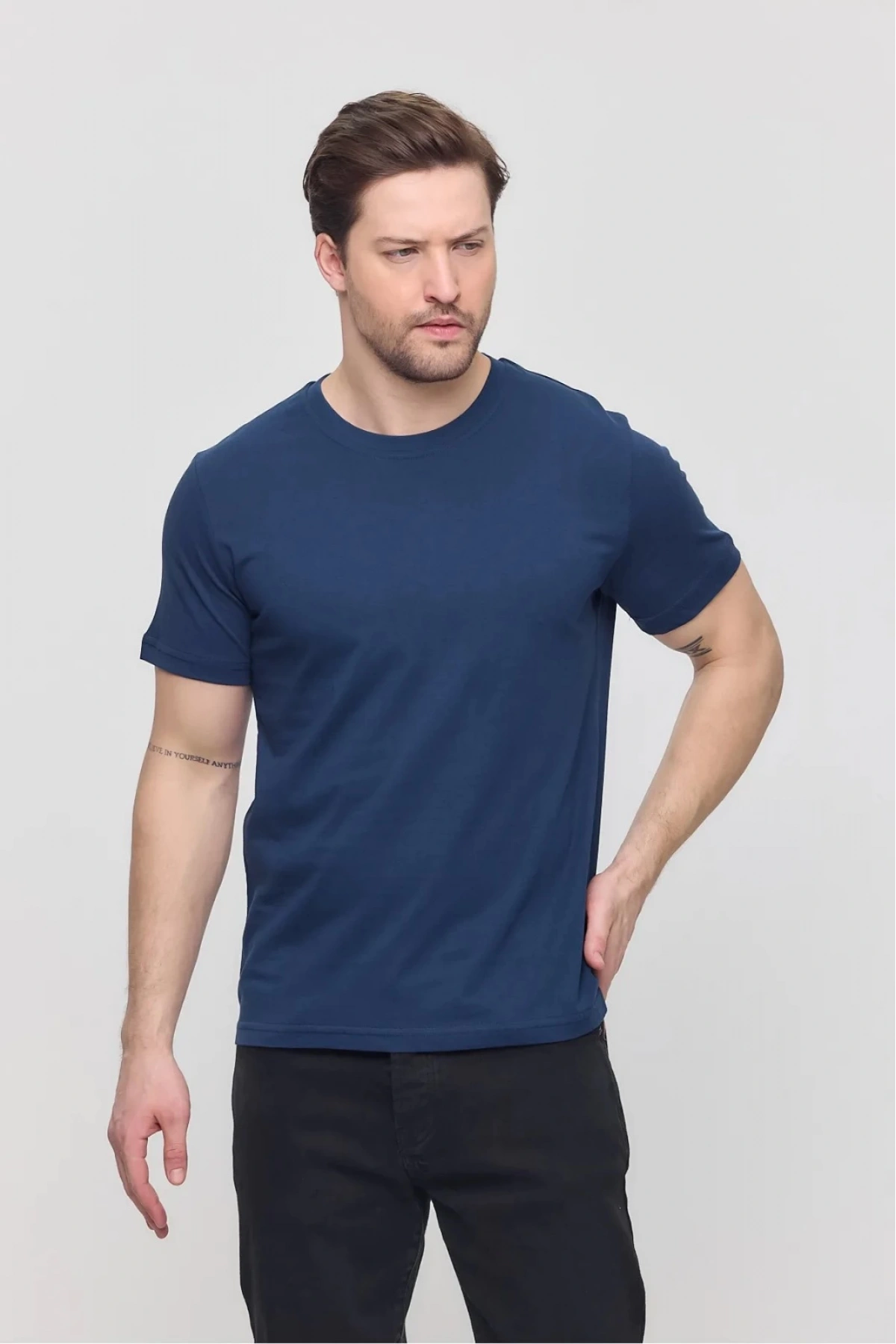 Erkek Lacivert Likralı Şık Pamuklu Slim Fit Dar Kesim Bisiklet Yaka Basic Tişört