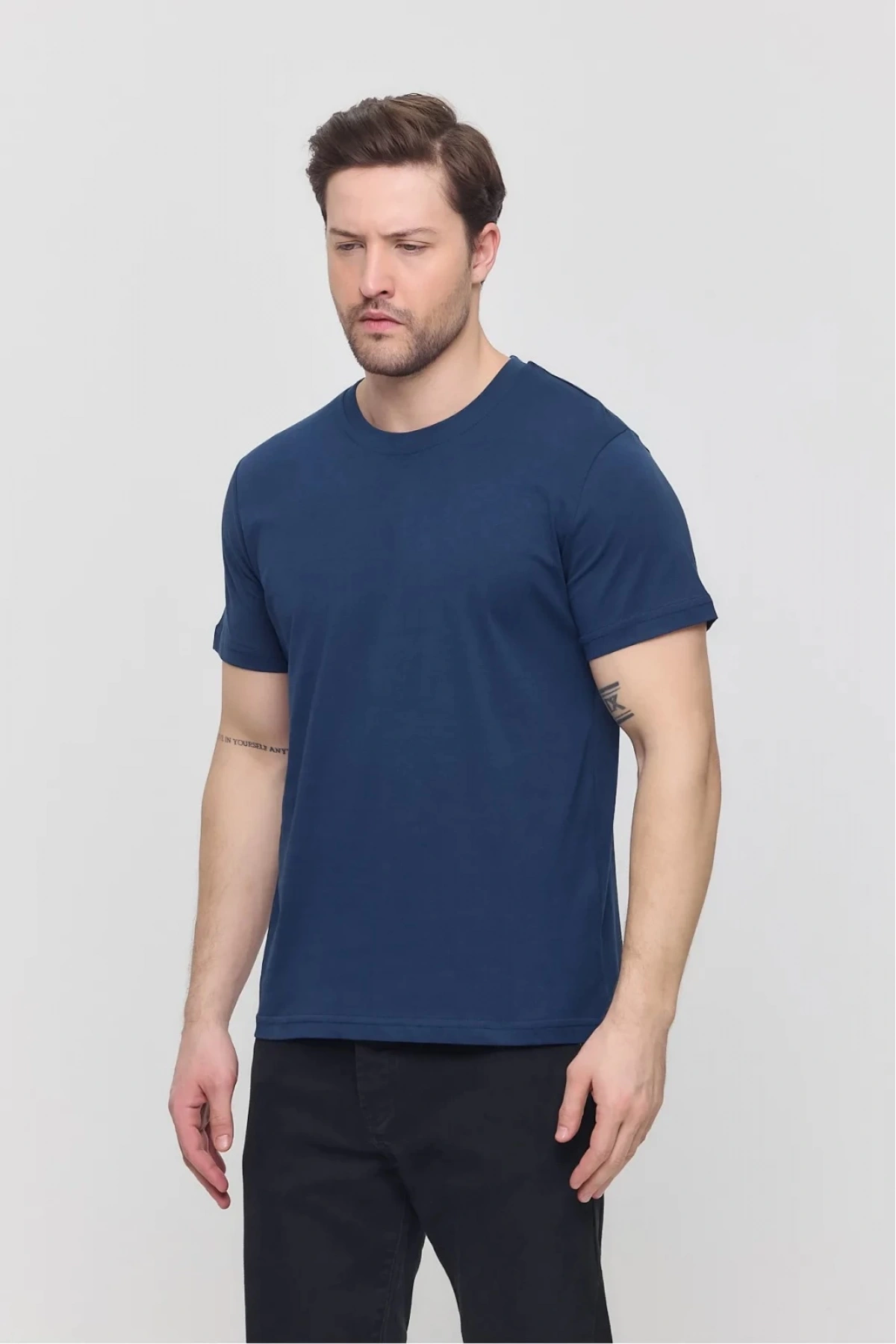 Erkek Lacivert Likralı Şık Pamuklu Slim Fit Dar Kesim Bisiklet Yaka Basic Tişört