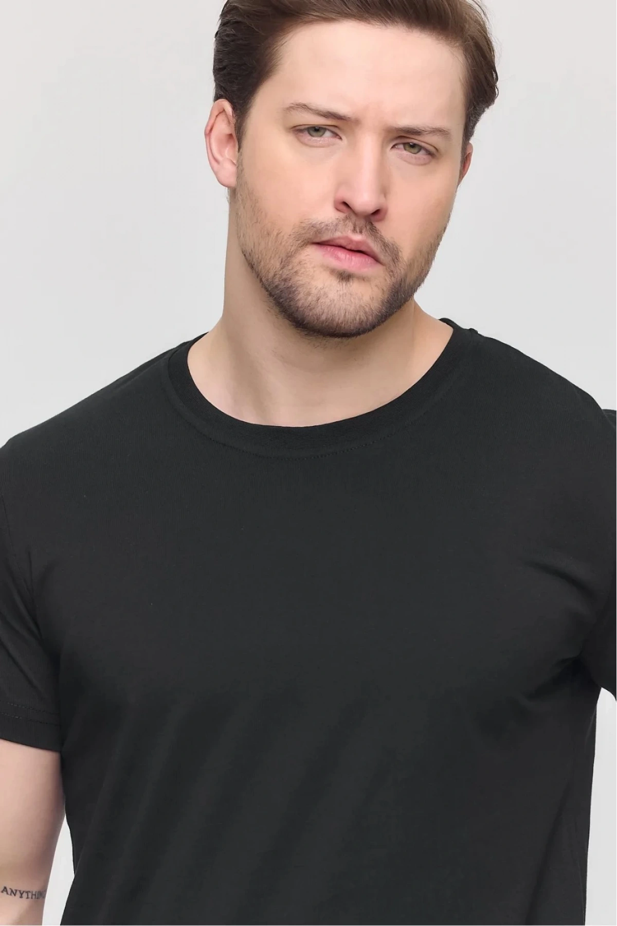 Erkek Siyah Likralı Şık Pamuklu Slim Fit Dar Kesim Bisiklet Yaka Basic Tişört