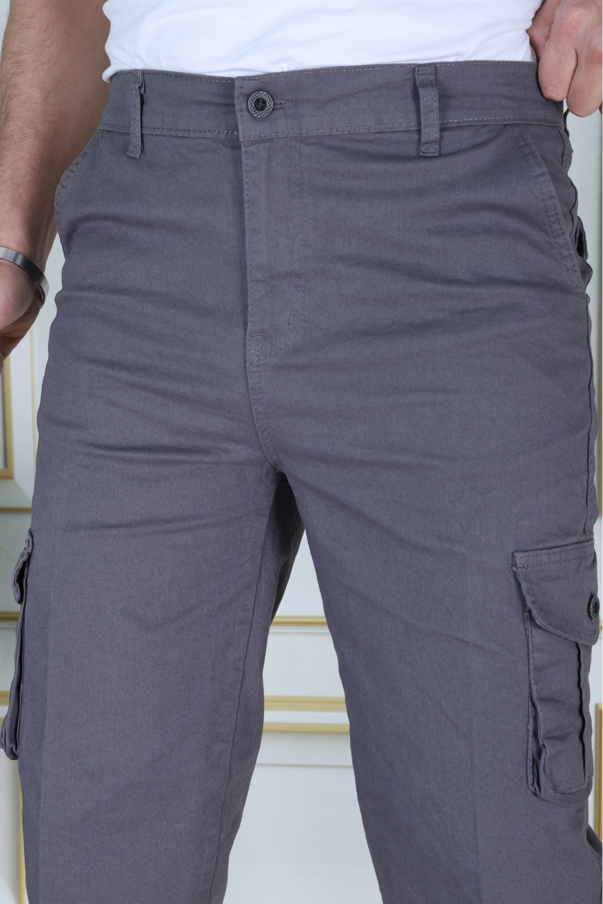 Gri Erkek Regular Fit Rahat Kesim Kapri Likralı Gabardin Diz Altı Kargo Cepli Bermuda Kapri