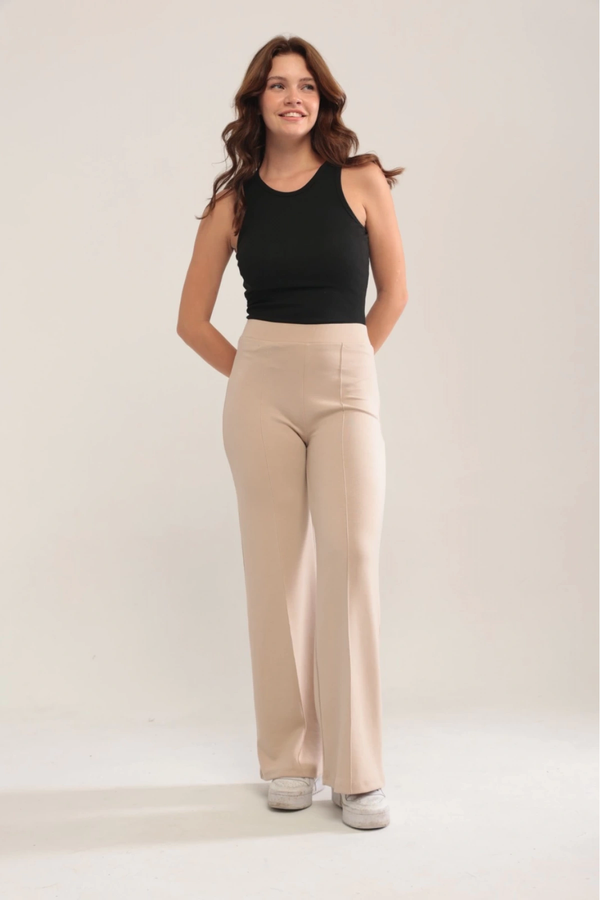 Kadın Bej Modal Bol Paça Çımalı Yüksek Bel Yumuşak Dokulu Beli Lastikli Likralı Pantolon