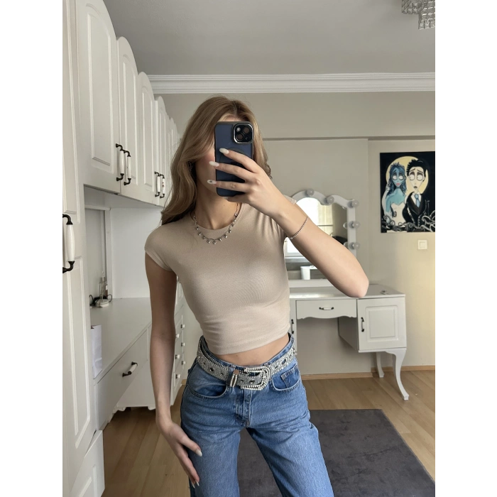 Bej Basic Crop Tshirt